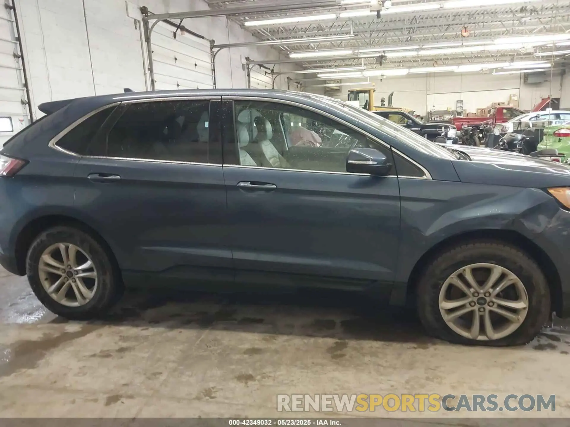 13 Photograph of a damaged car 2FMPK4J97KBB66204 FORD EDGE 2019