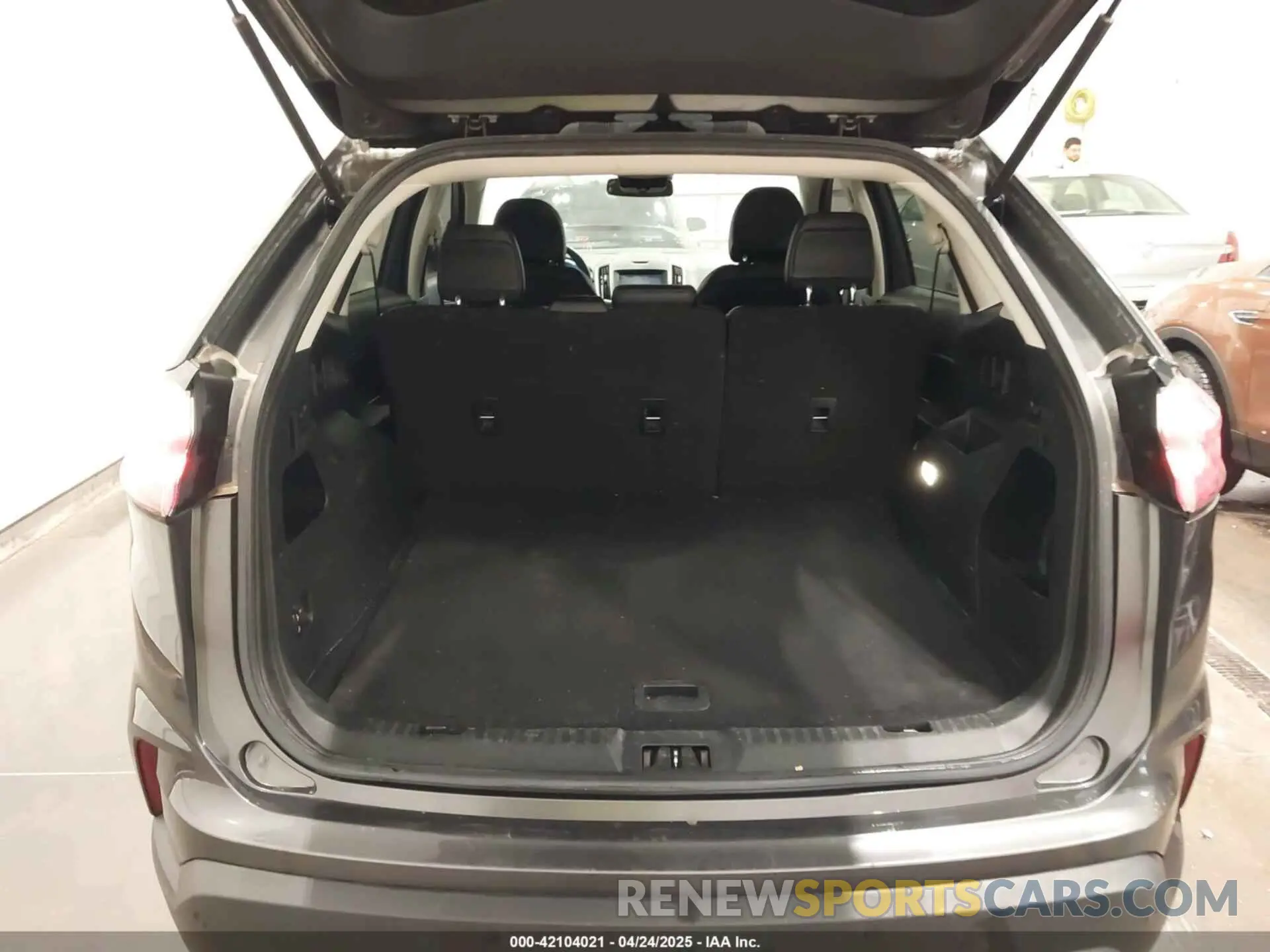 17 Фотография поврежденного автомобиля 2FMPK4J99KBB69279 FORD EDGE 2019
