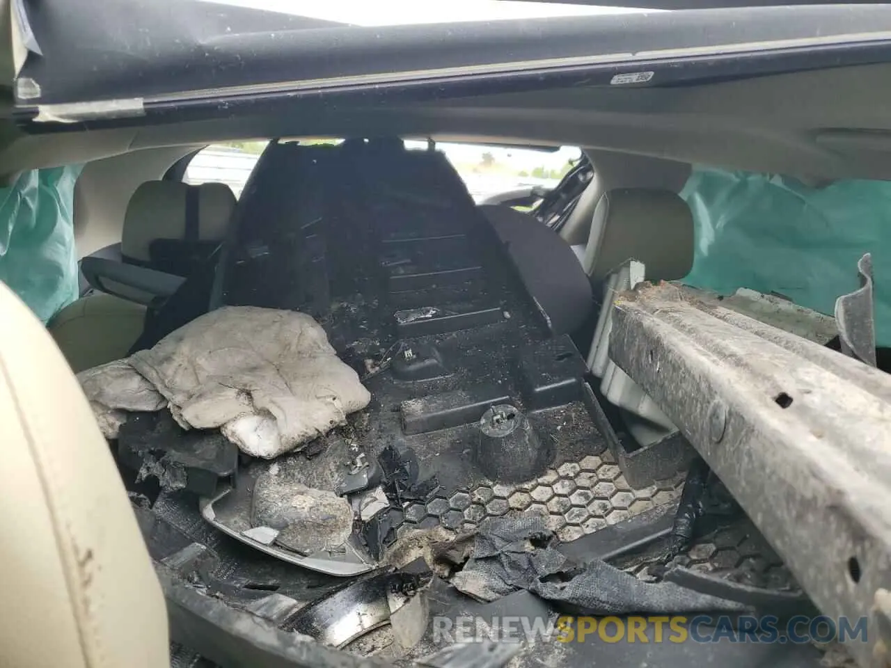 10 Photograph of a damaged car 2FMPK4J9XKBC64000 FORD EDGE 2019