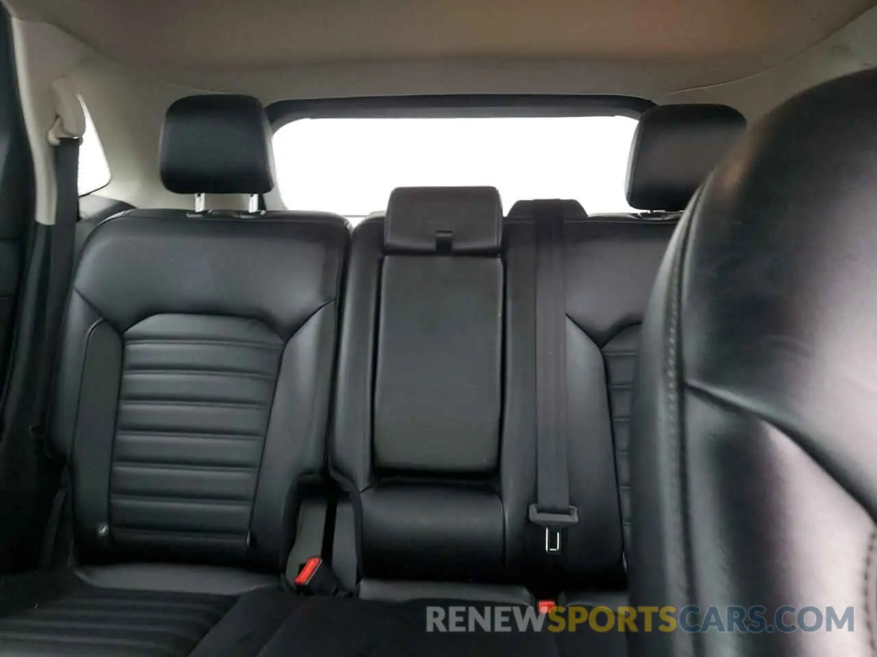 10 Photograph of a damaged car 2FMPK4J9XKBC71612 FORD EDGE 2019