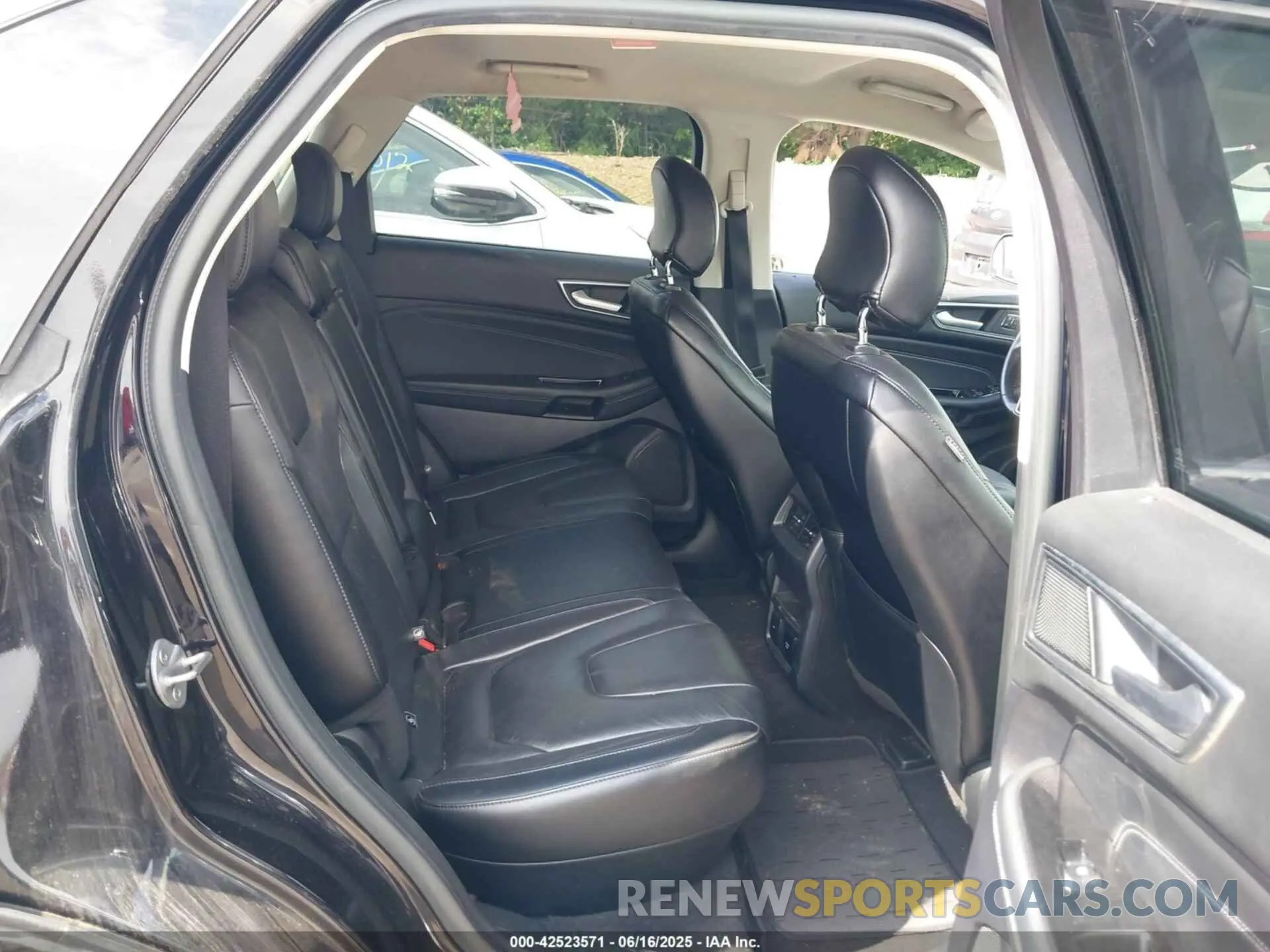 8 Photograph of a damaged car 2FMPK4K93KBC22525 FORD EDGE 2019