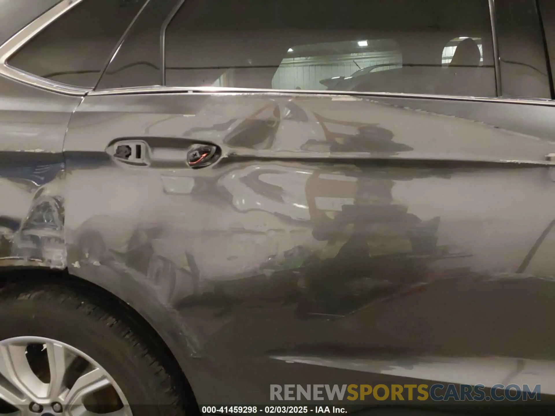 18 Photograph of a damaged car 2FMPK4K97KBB55427 FORD EDGE 2019