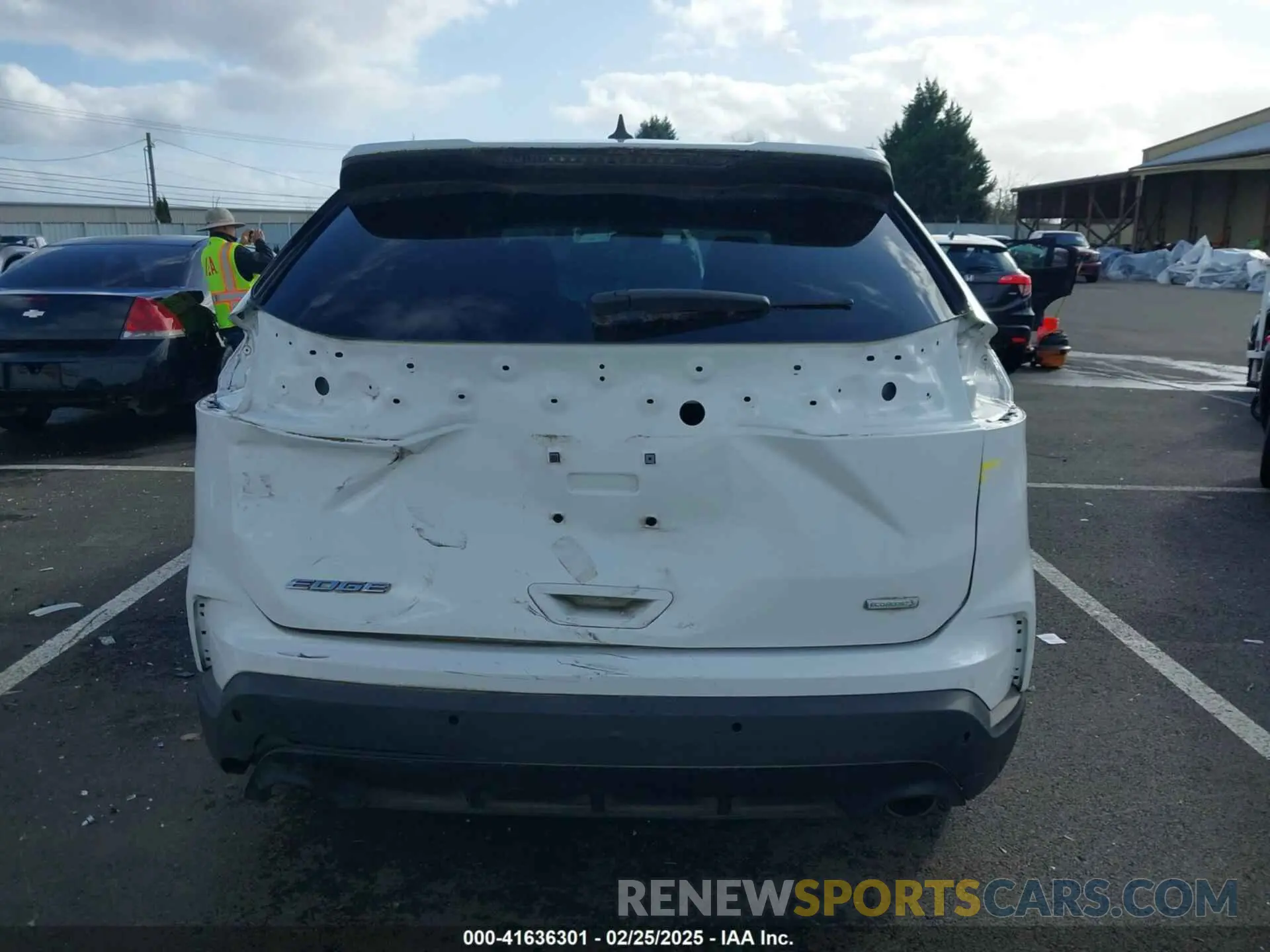 17 Photograph of a damaged car 2FMPK3G90LBA36459 FORD EDGE 2020