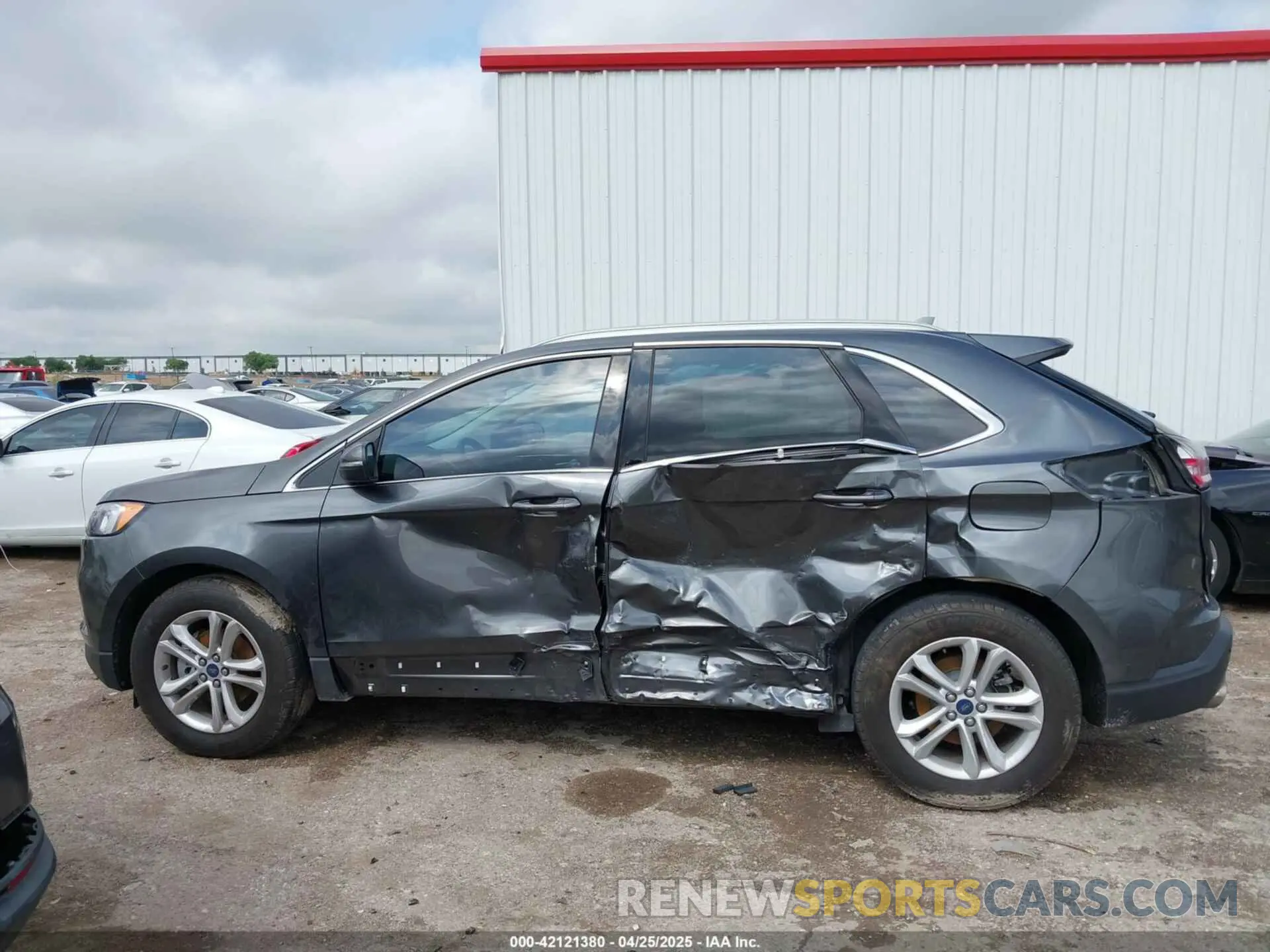 13 Photograph of a damaged car 2FMPK3J93LBA48372 FORD EDGE 2020