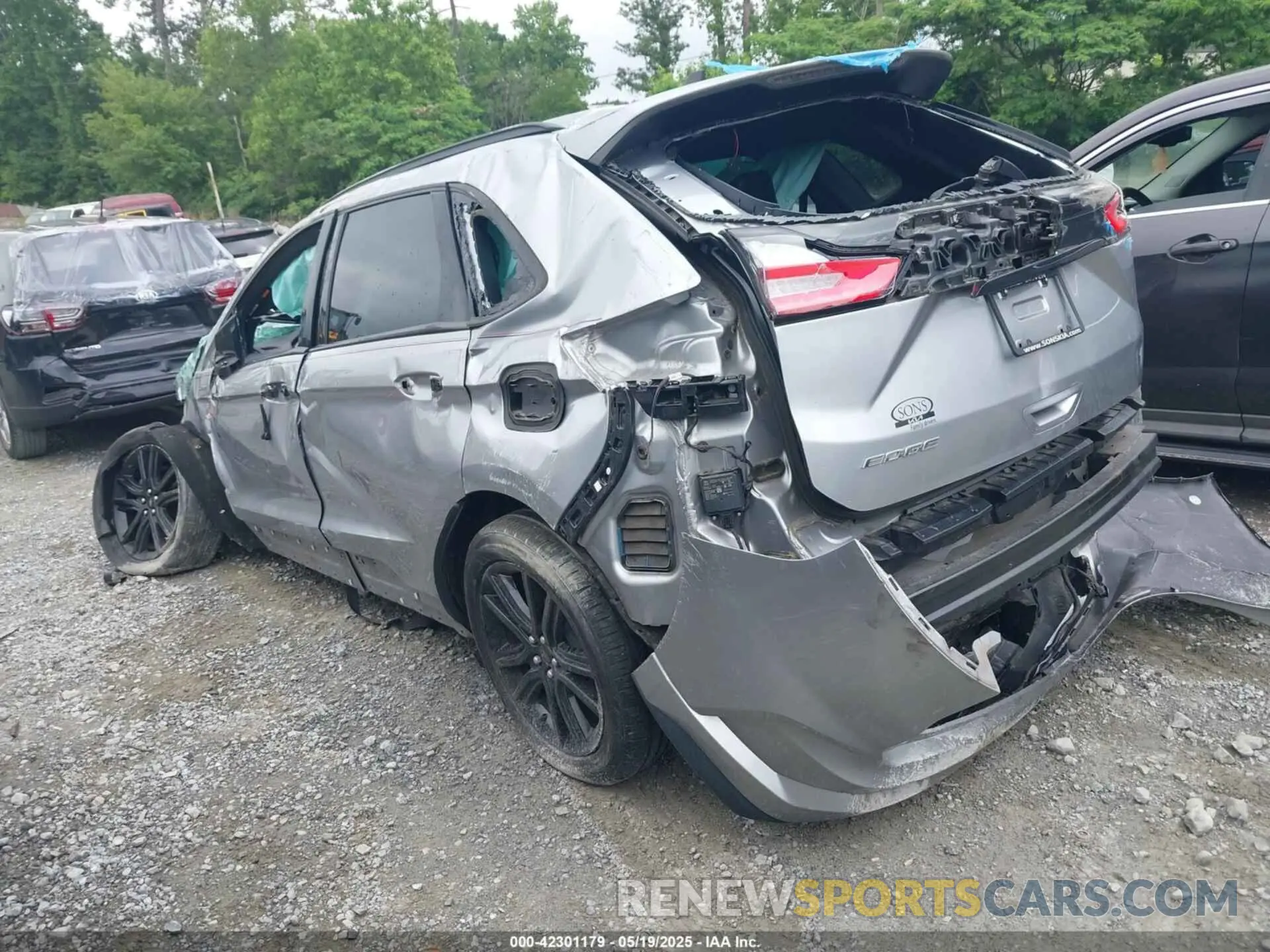 3 Photograph of a damaged car 2FMPK3J94LBB42230 FORD EDGE 2020