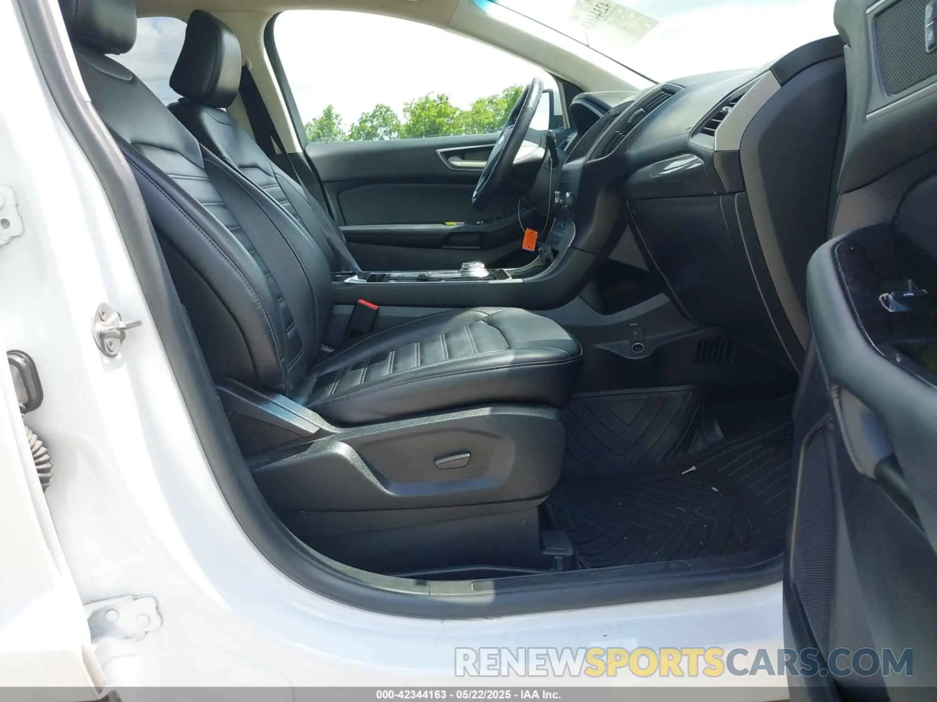 5 Photograph of a damaged car 2FMPK3J9XLBA28782 FORD EDGE 2020