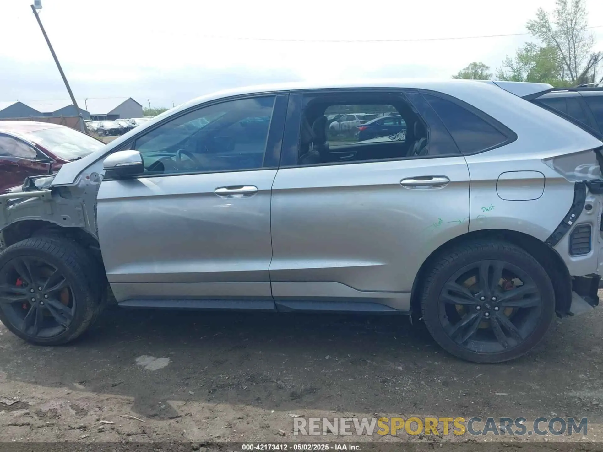 13 Photograph of a damaged car 2FMPK4AP0LBA05872 FORD EDGE 2020
