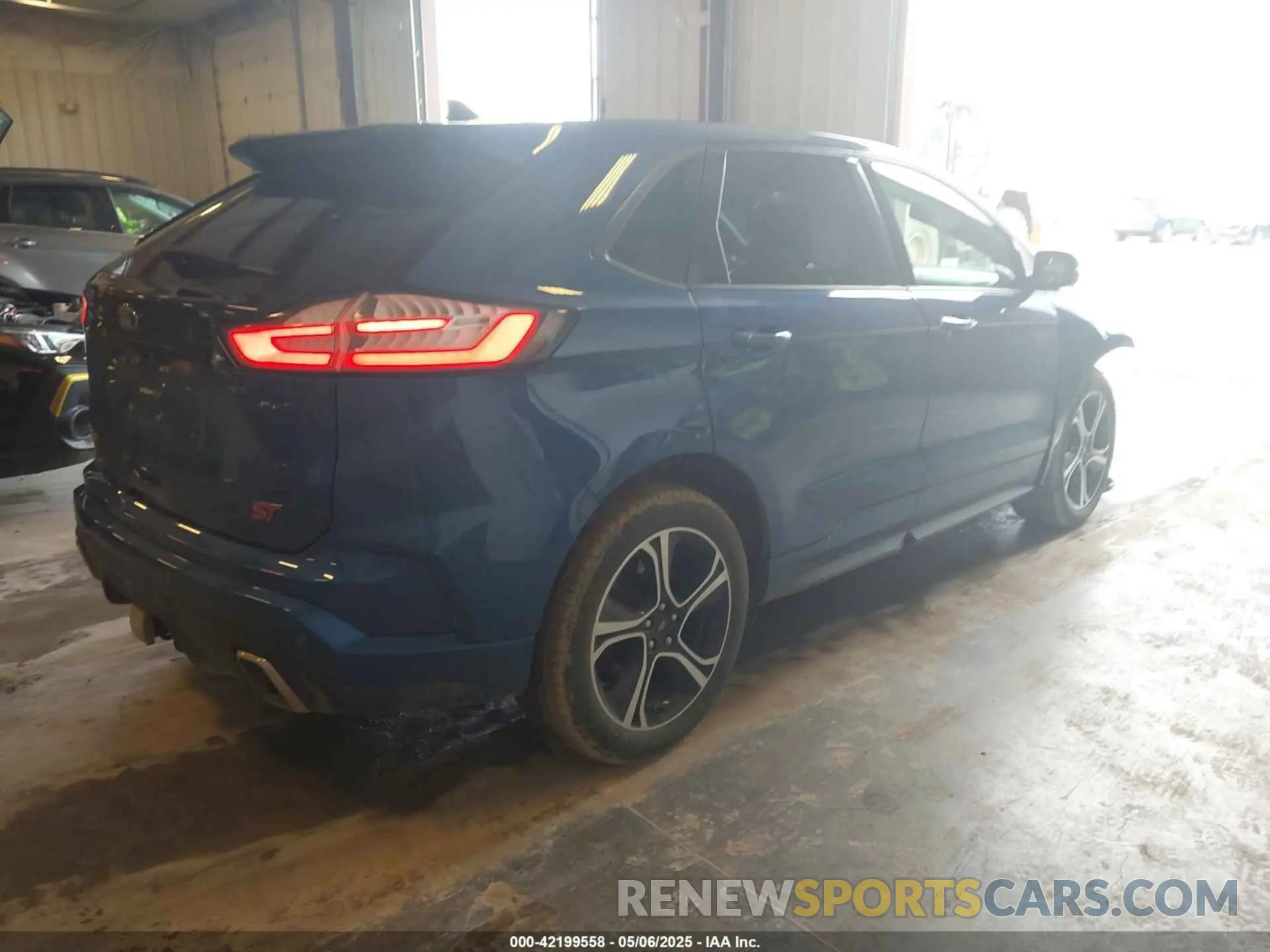4 Photograph of a damaged car 2FMPK4AP5LBB14991 FORD EDGE 2020
