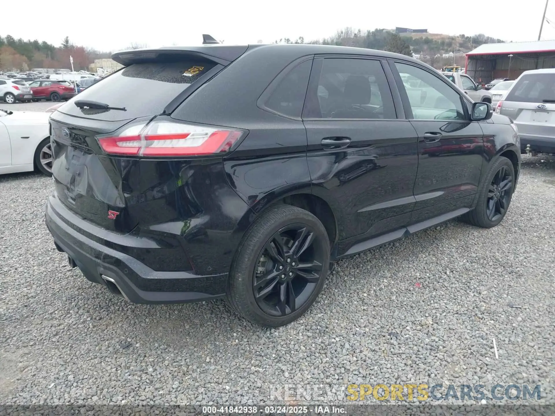 4 Photograph of a damaged car 2FMPK4AP5LBB36246 FORD EDGE 2020