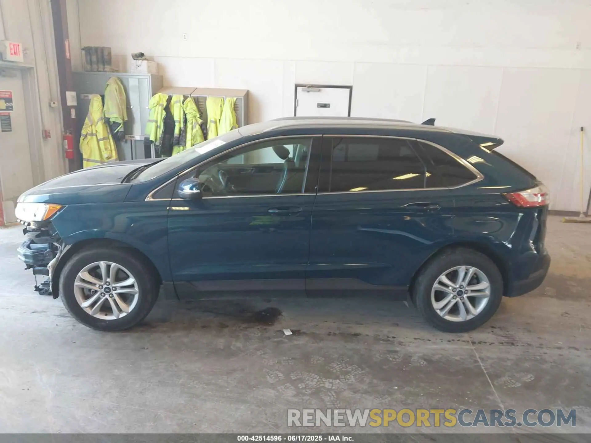 14 Photograph of a damaged car 2FMPK4J90LBA09924 FORD EDGE 2020