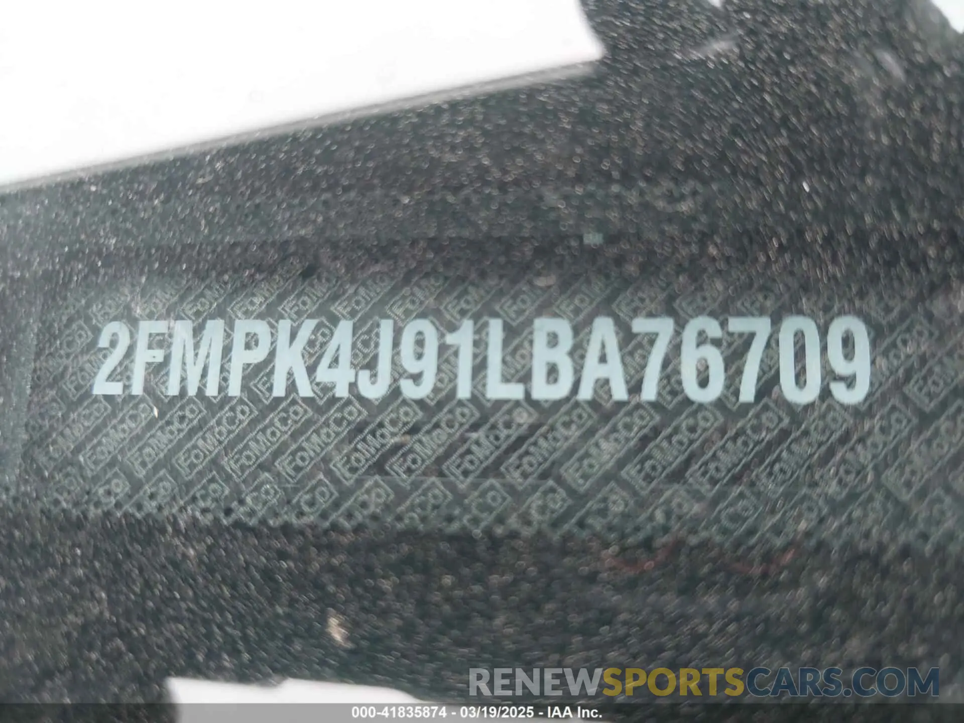 17 Photograph of a damaged car 2FMPK4J91LBA76709 FORD EDGE 2020