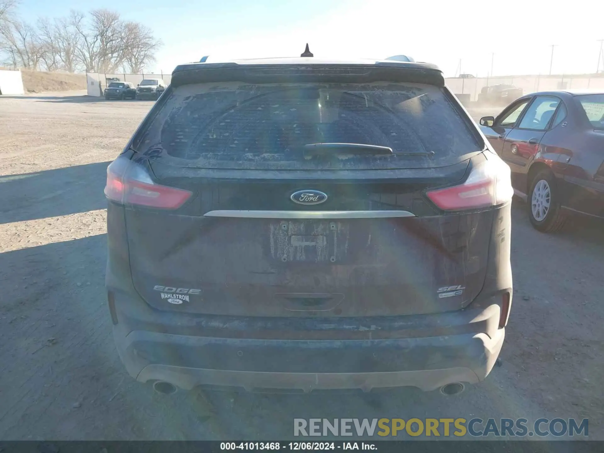 17 Photograph of a damaged car 2FMPK4J95LBA88331 FORD EDGE 2020