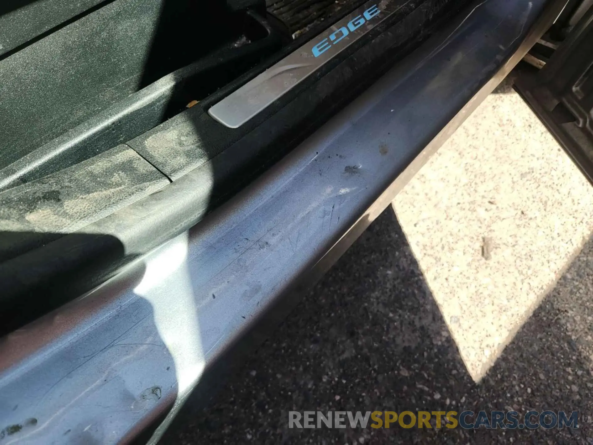 16 Photograph of a damaged car 2FMPK4K90LBB37580 FORD EDGE 2020