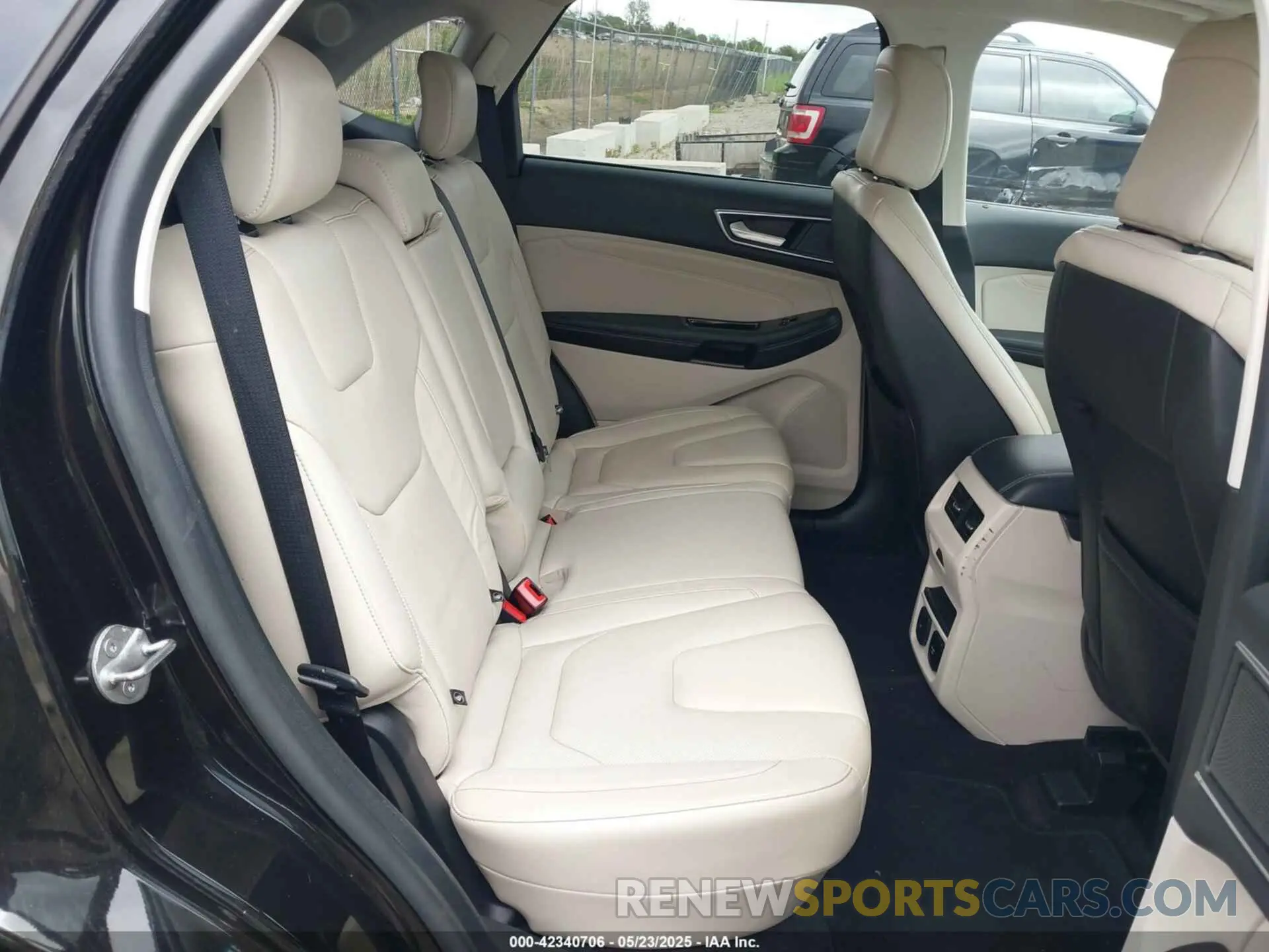 8 Photograph of a damaged car 2FMPK4K94LBA22657 FORD EDGE 2020