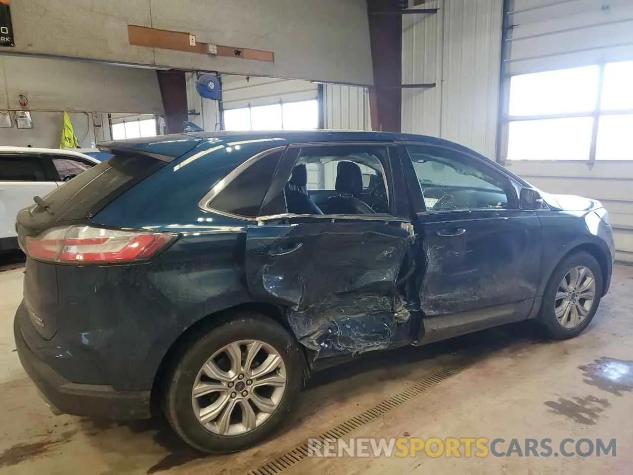 3 Photograph of a damaged car 2FMPK4K95LBA53318 FORD EDGE 2020