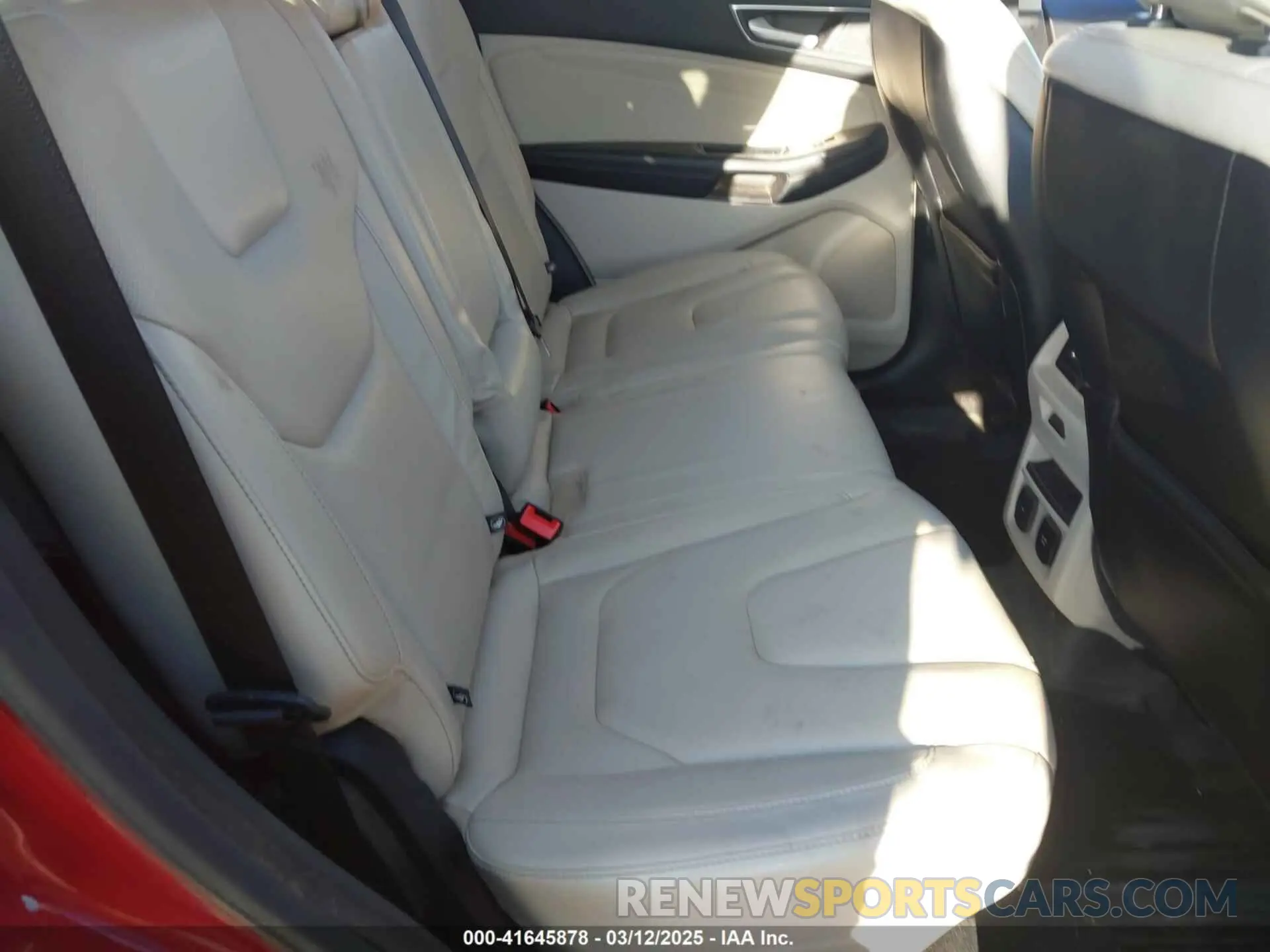 8 Photograph of a damaged car 2FMPK4K9XLBA12263 FORD EDGE 2020