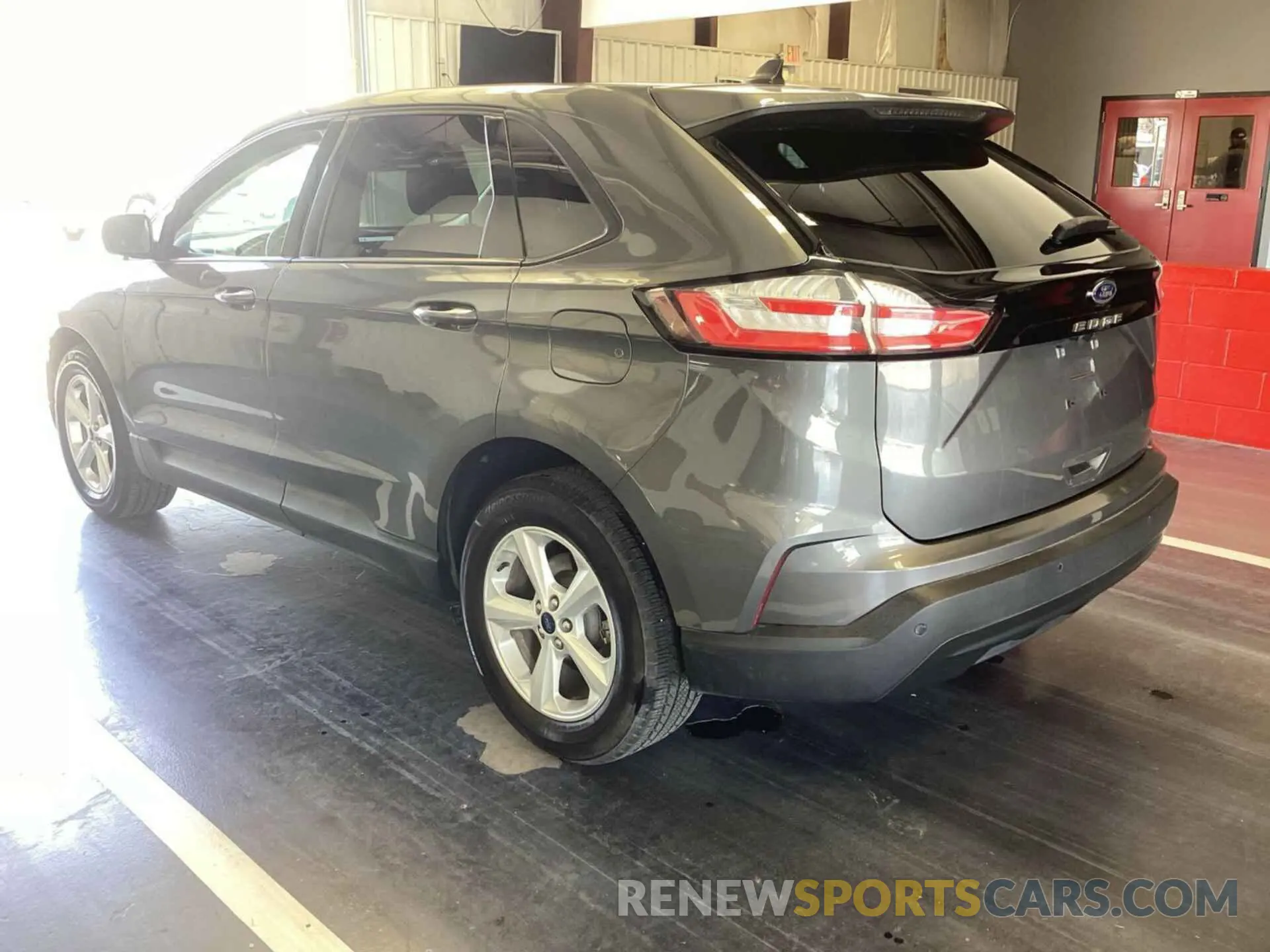 18 Photograph of a damaged car 2FMPK3G94MBA22596 FORD EDGE 2021
