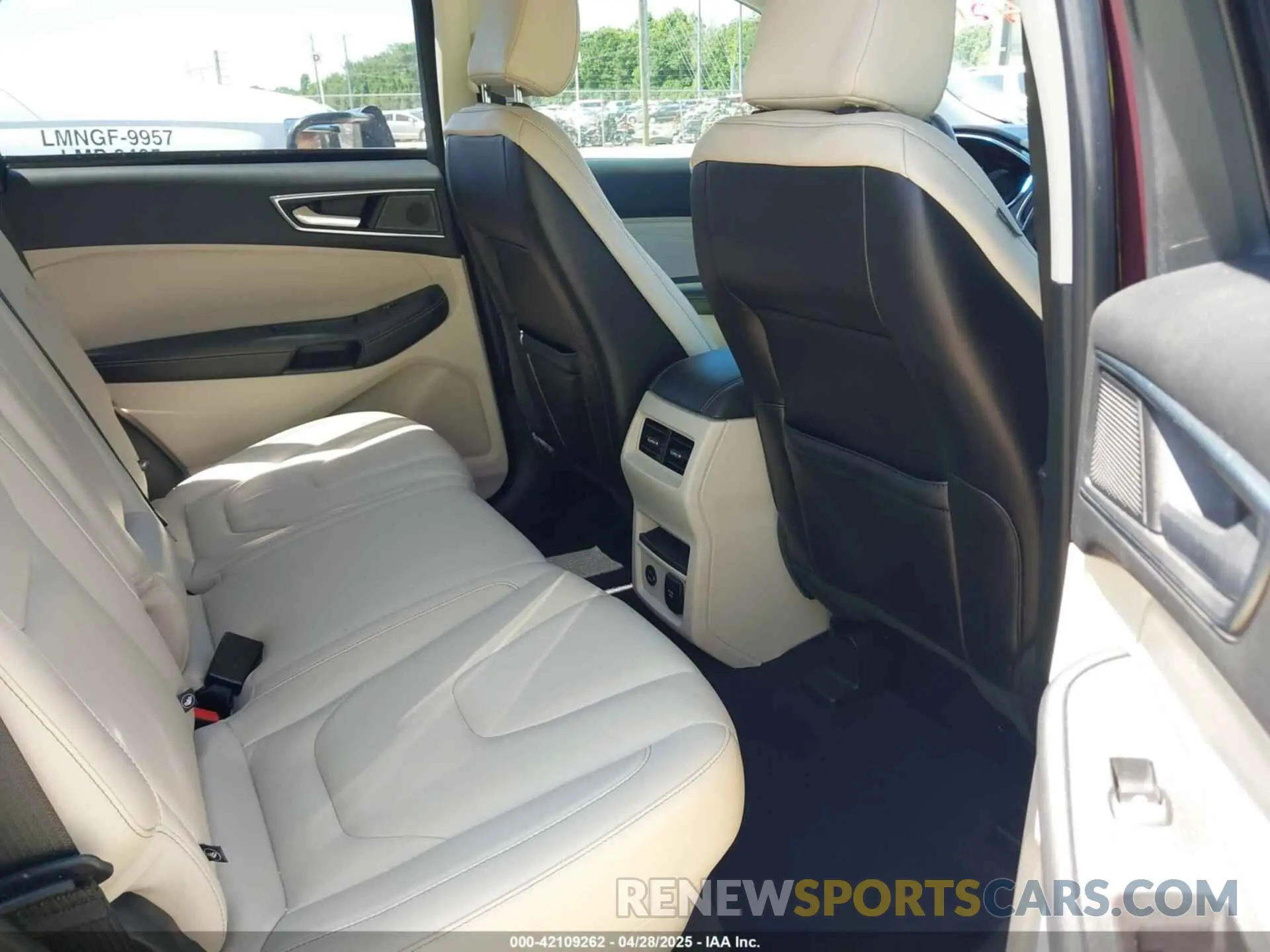 8 Photograph of a damaged car 2FMPK3K95MBA01053 FORD EDGE 2021