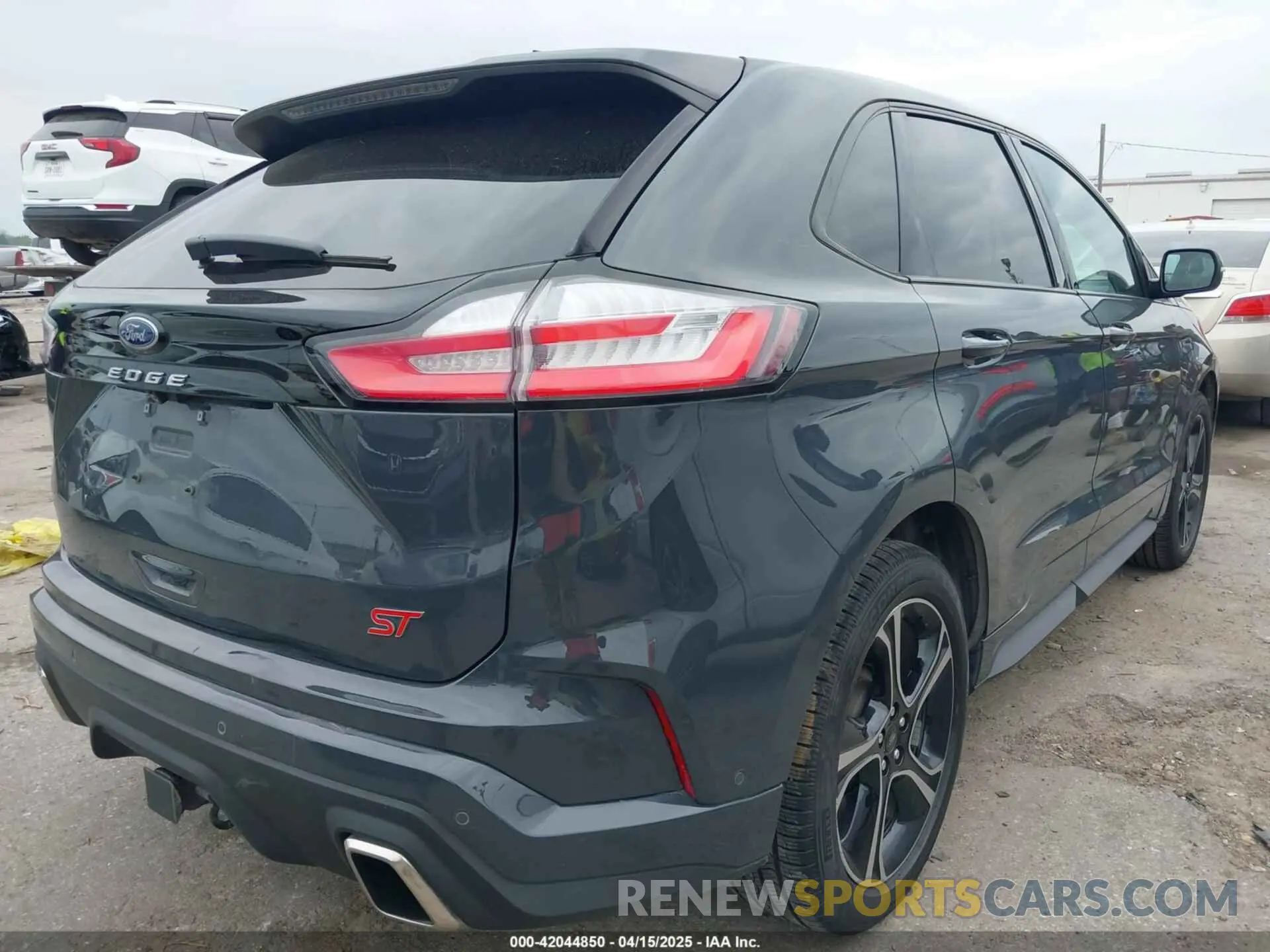 4 Photograph of a damaged car 2FMPK4AP7MBA01710 FORD EDGE 2021