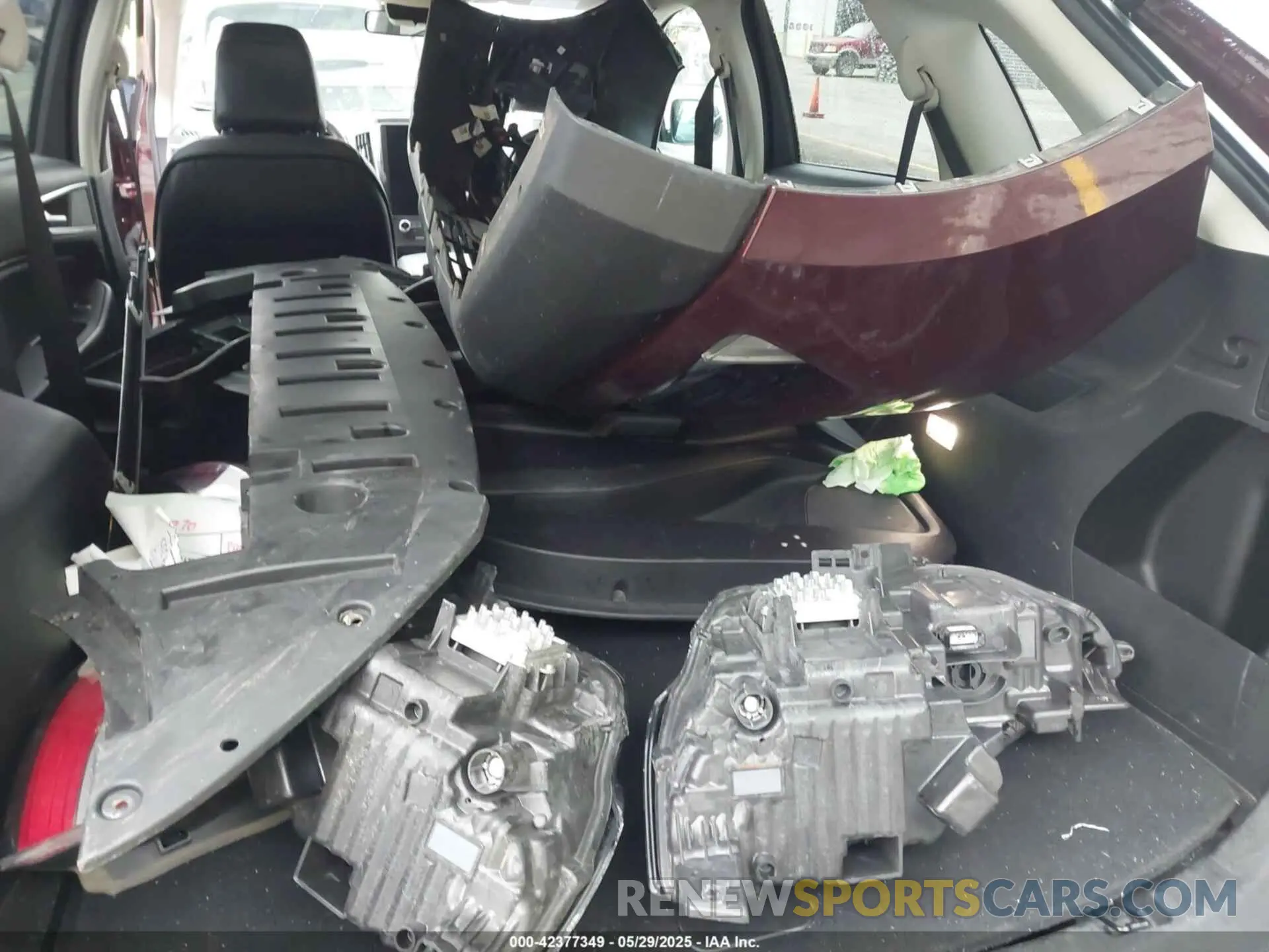 12 Photograph of a damaged car 2FMPK4J92MBA25057 FORD EDGE 2021