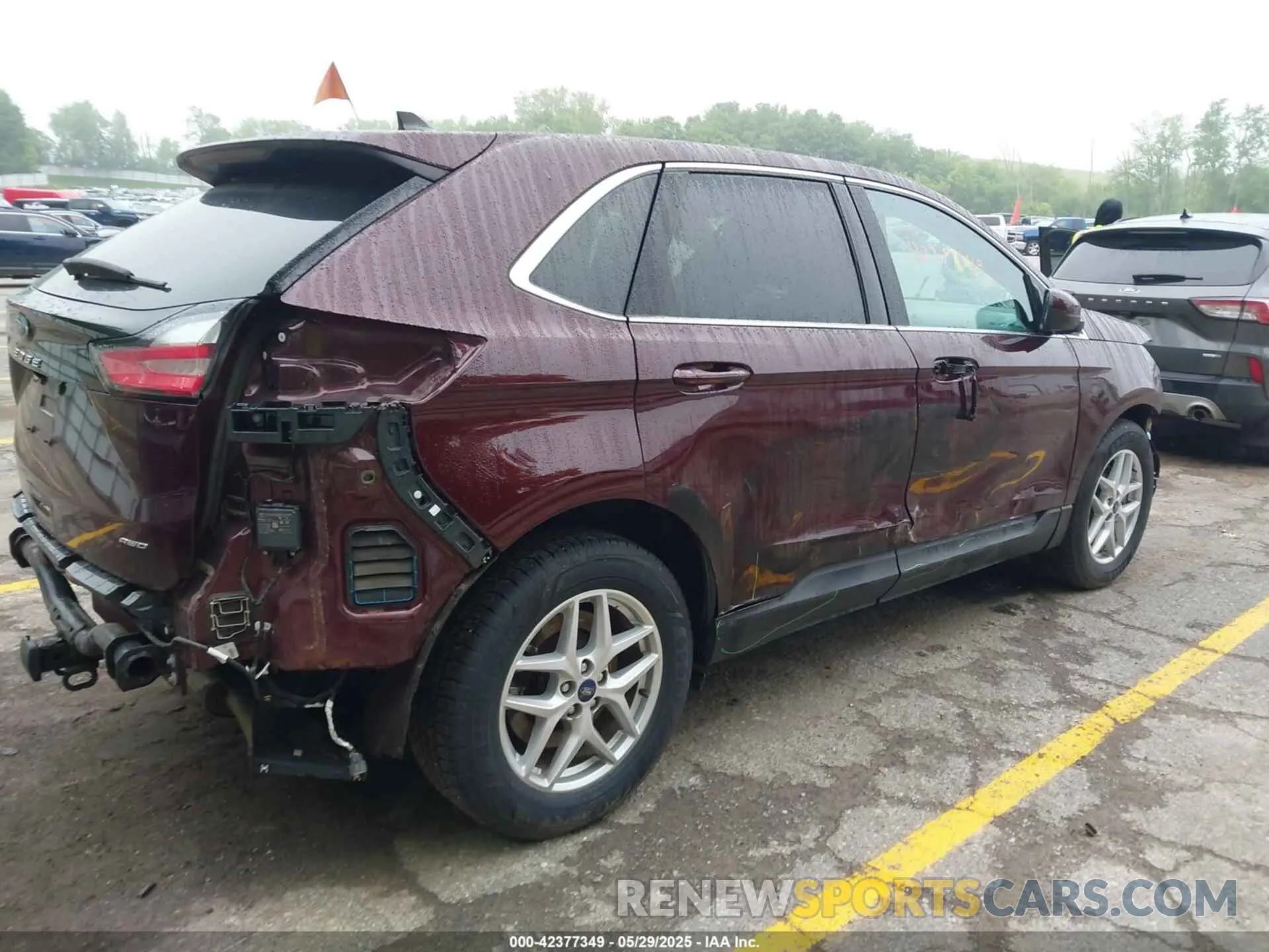 4 Photograph of a damaged car 2FMPK4J92MBA25057 FORD EDGE 2021