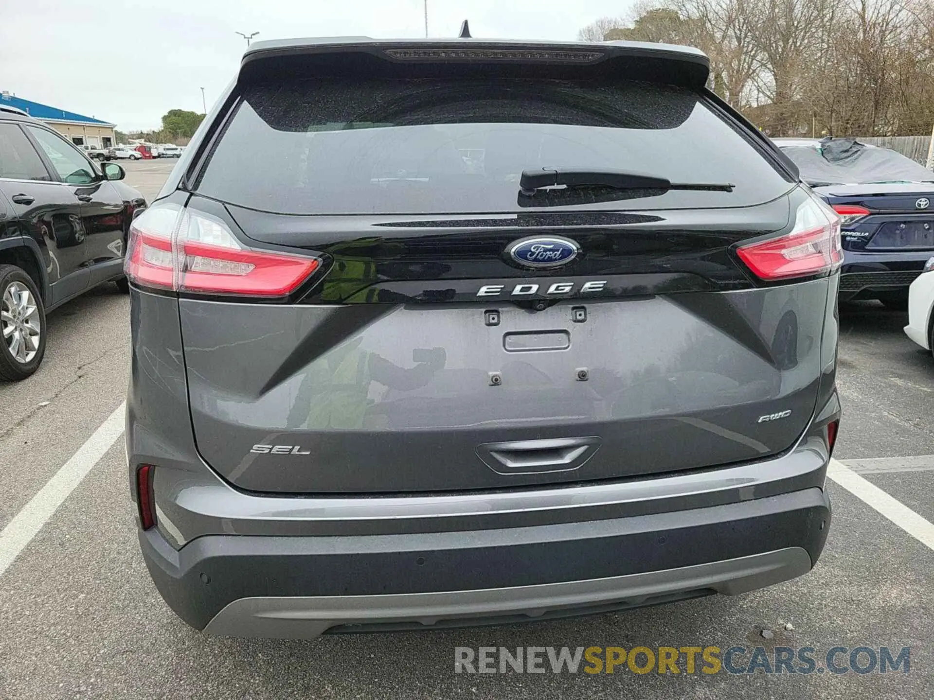 18 Photograph of a damaged car 2FMPK4J93MBA22751 FORD EDGE 2021