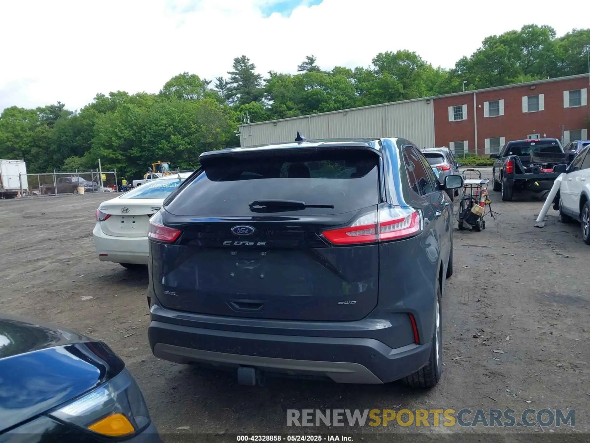 16 Photograph of a damaged car 2FMPK4J94MBA43236 FORD EDGE 2021