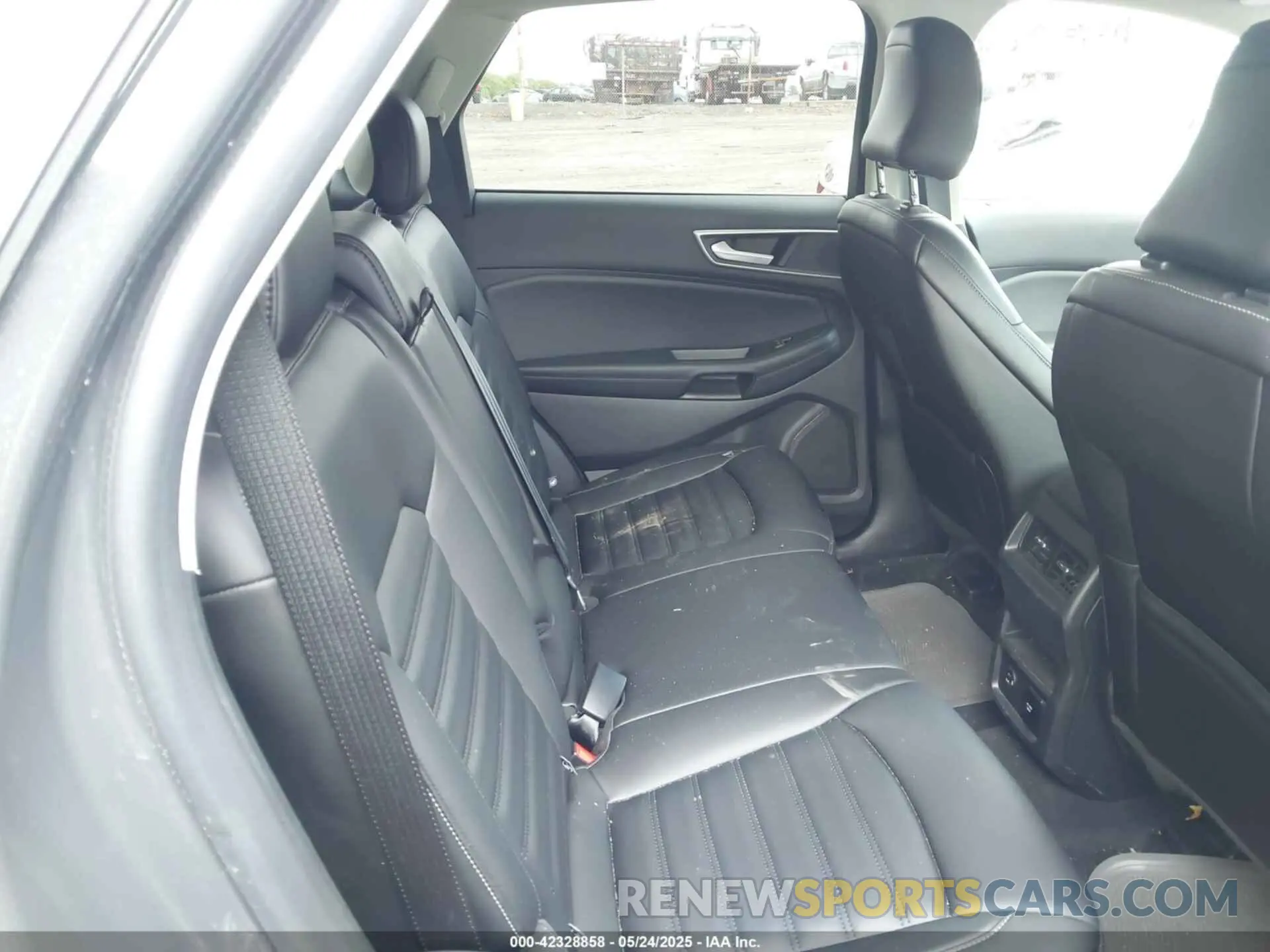 8 Photograph of a damaged car 2FMPK4J94MBA43236 FORD EDGE 2021