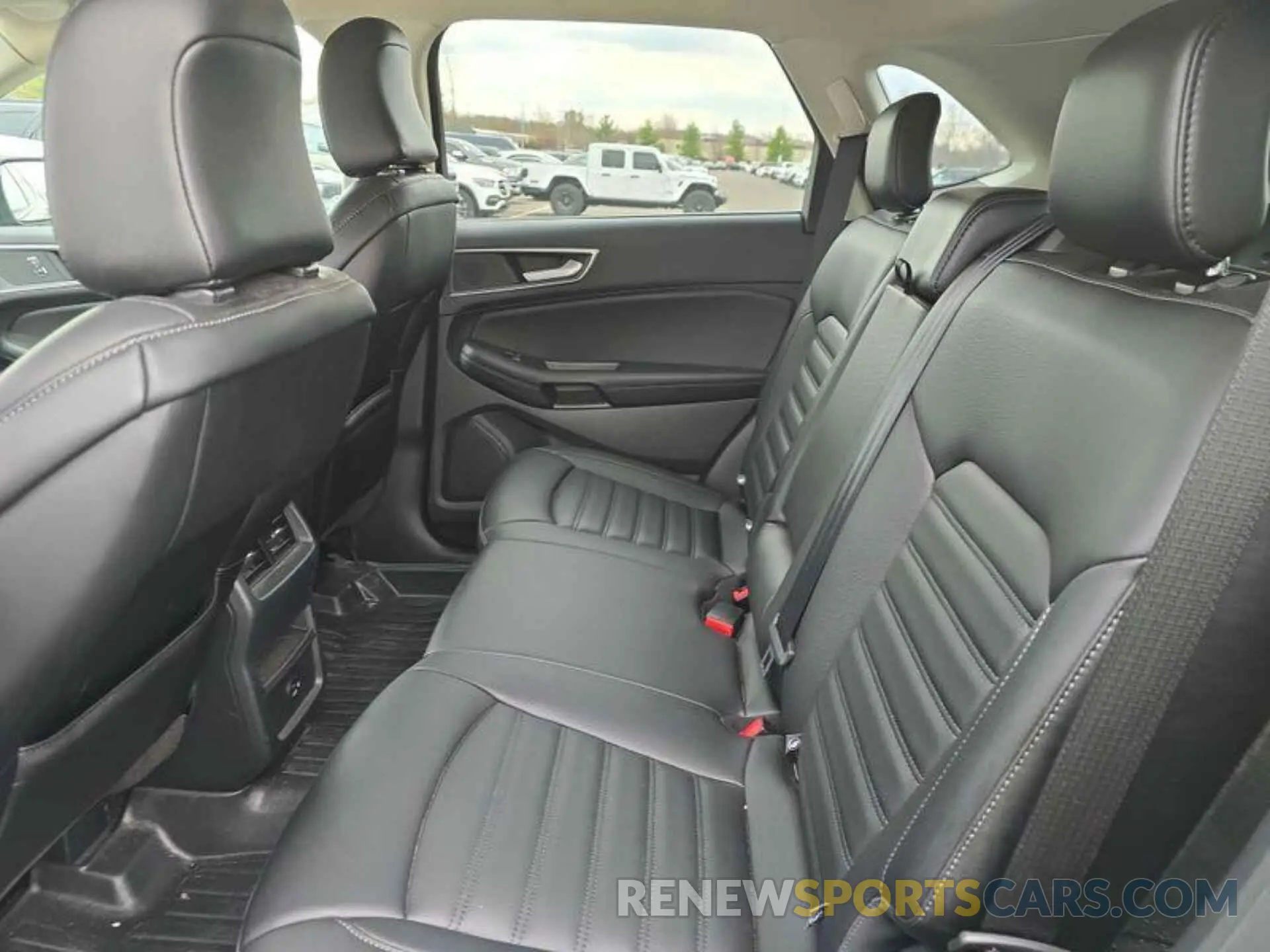 18 Photograph of a damaged car 2FMPK4J98MBA23488 FORD EDGE 2021