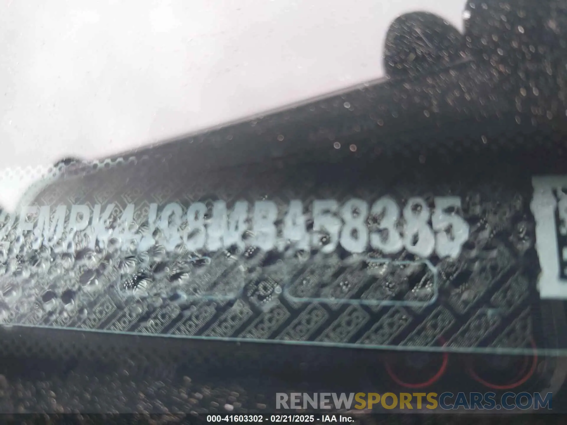19 Photograph of a damaged car 2FMPK4J98MBA58385 FORD EDGE 2021