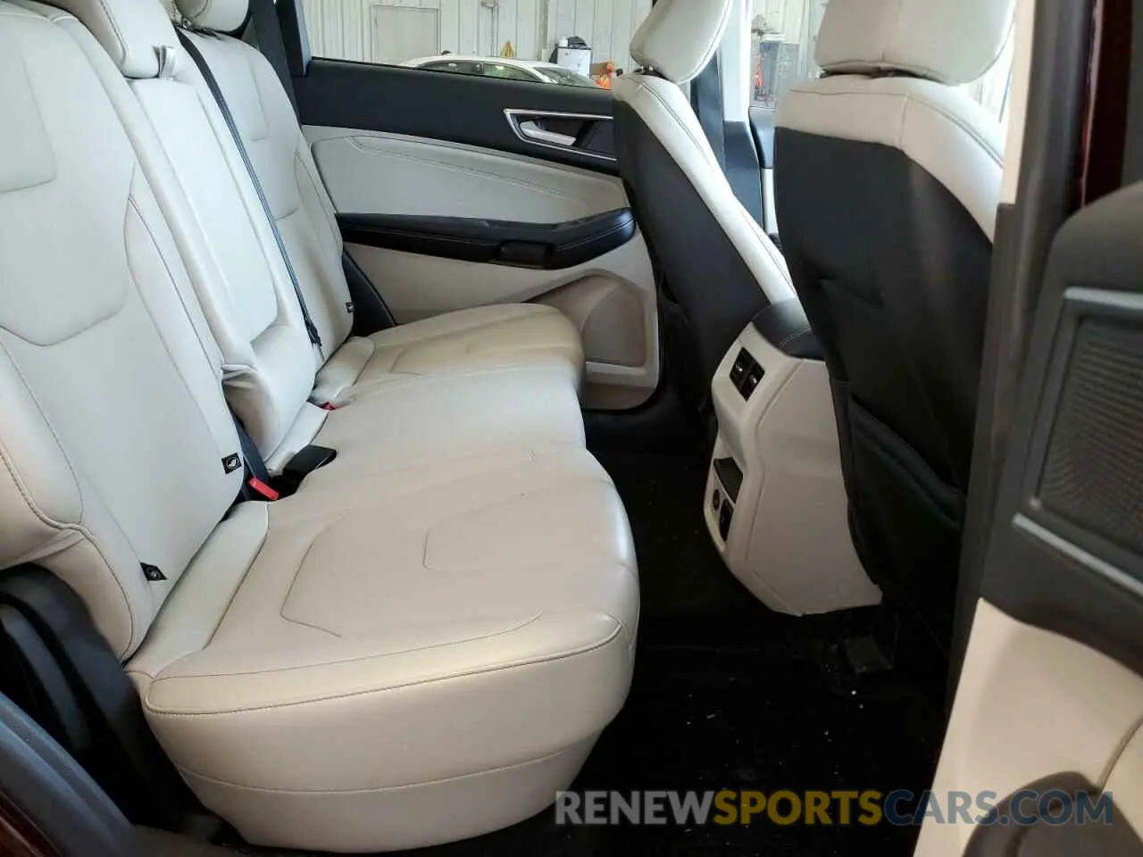 10 Photograph of a damaged car 2FMPK4K92MBA52077 FORD EDGE 2021