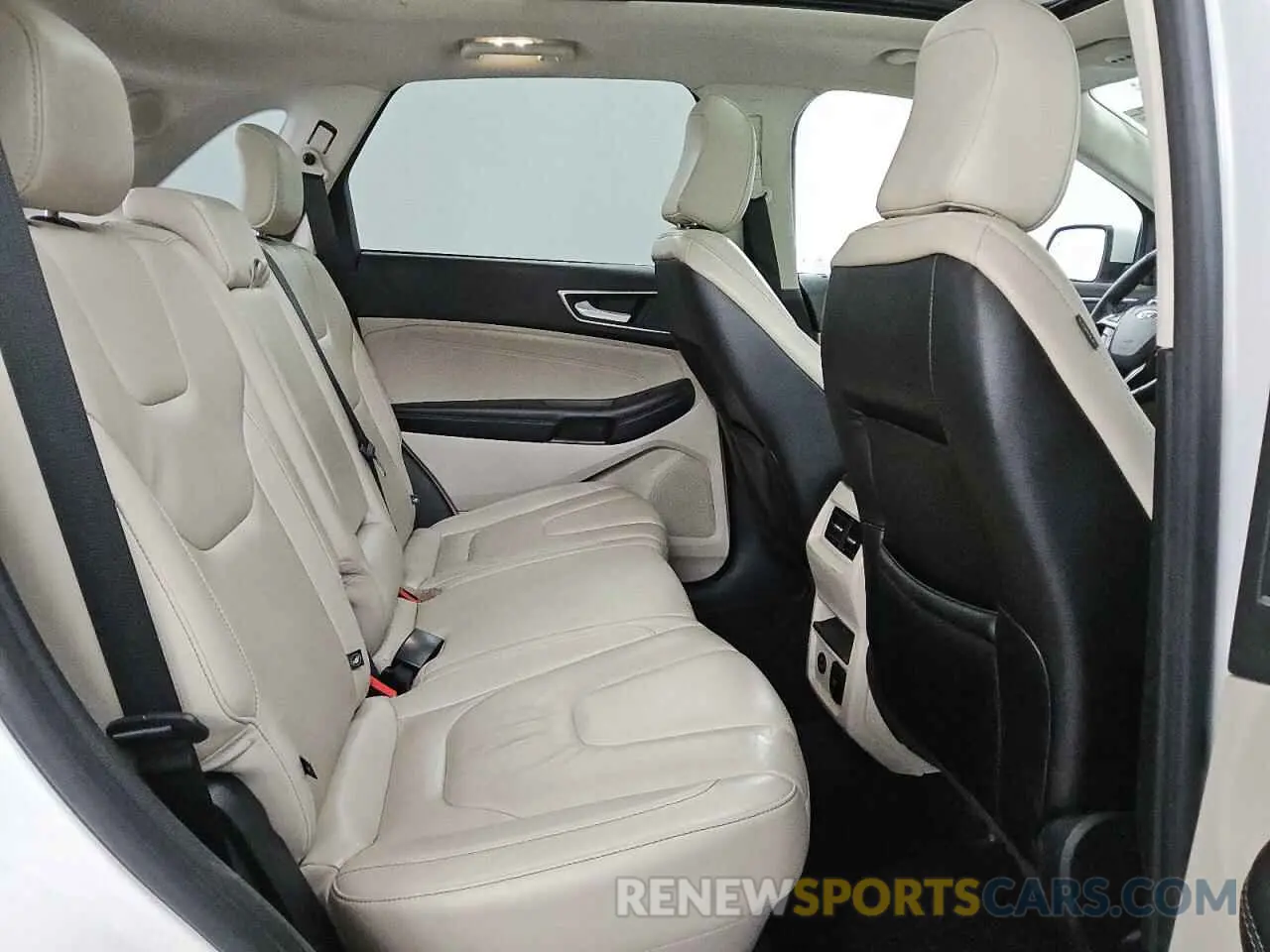 11 Photograph of a damaged car 2FMPK4K94MBA21087 FORD EDGE 2021