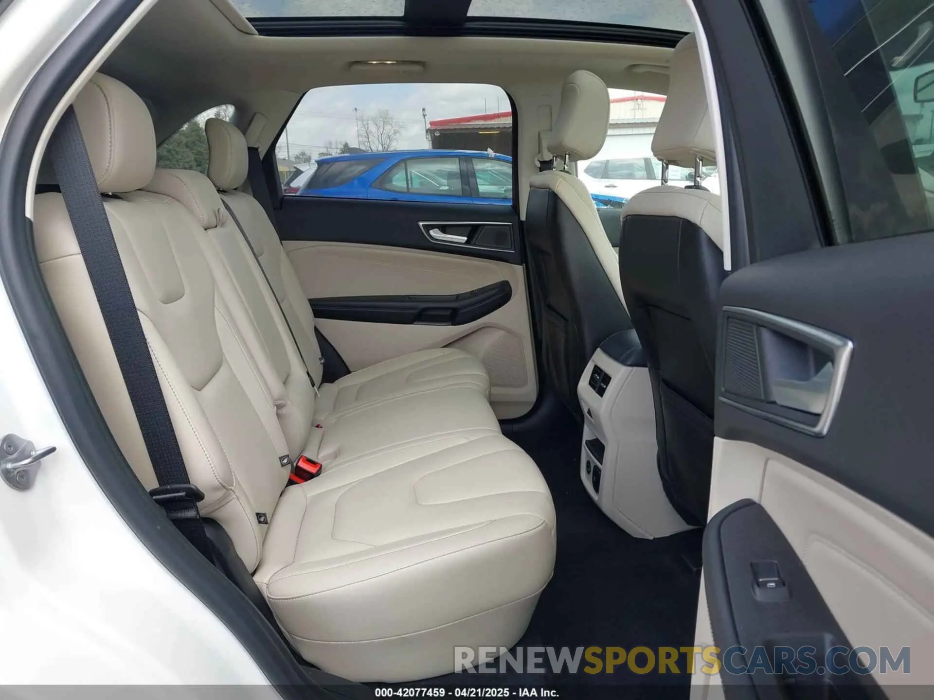 8 Photograph of a damaged car 2FMPK4K95MBA13998 FORD EDGE 2021