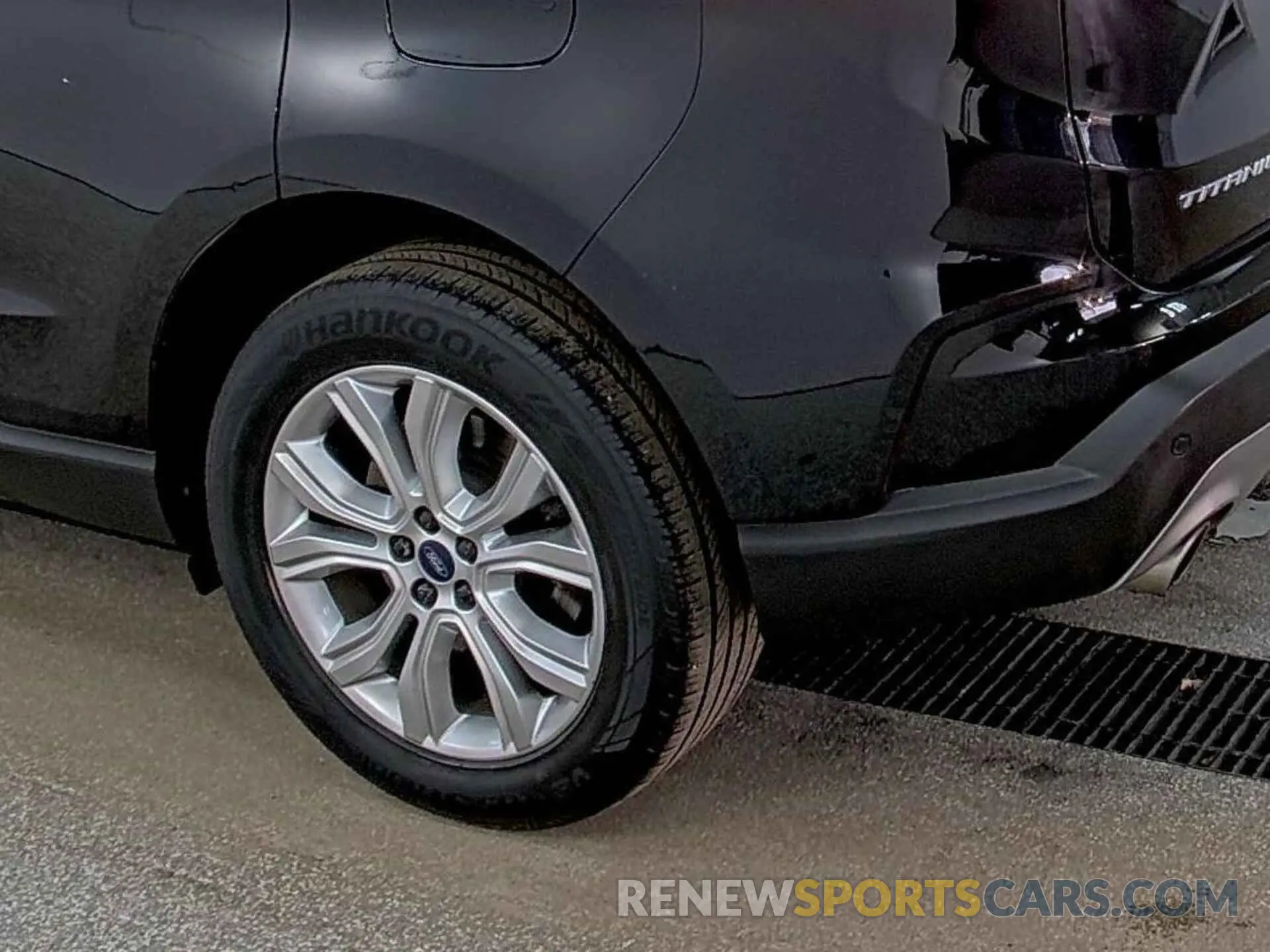 17 Photograph of a damaged car 2FMPK4K99MBA51606 FORD EDGE 2021