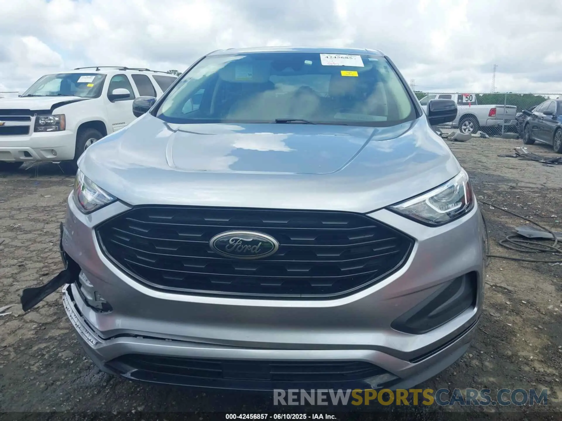 12 Photograph of a damaged car 2FMPK4G94NBB00382 FORD EDGE 2022