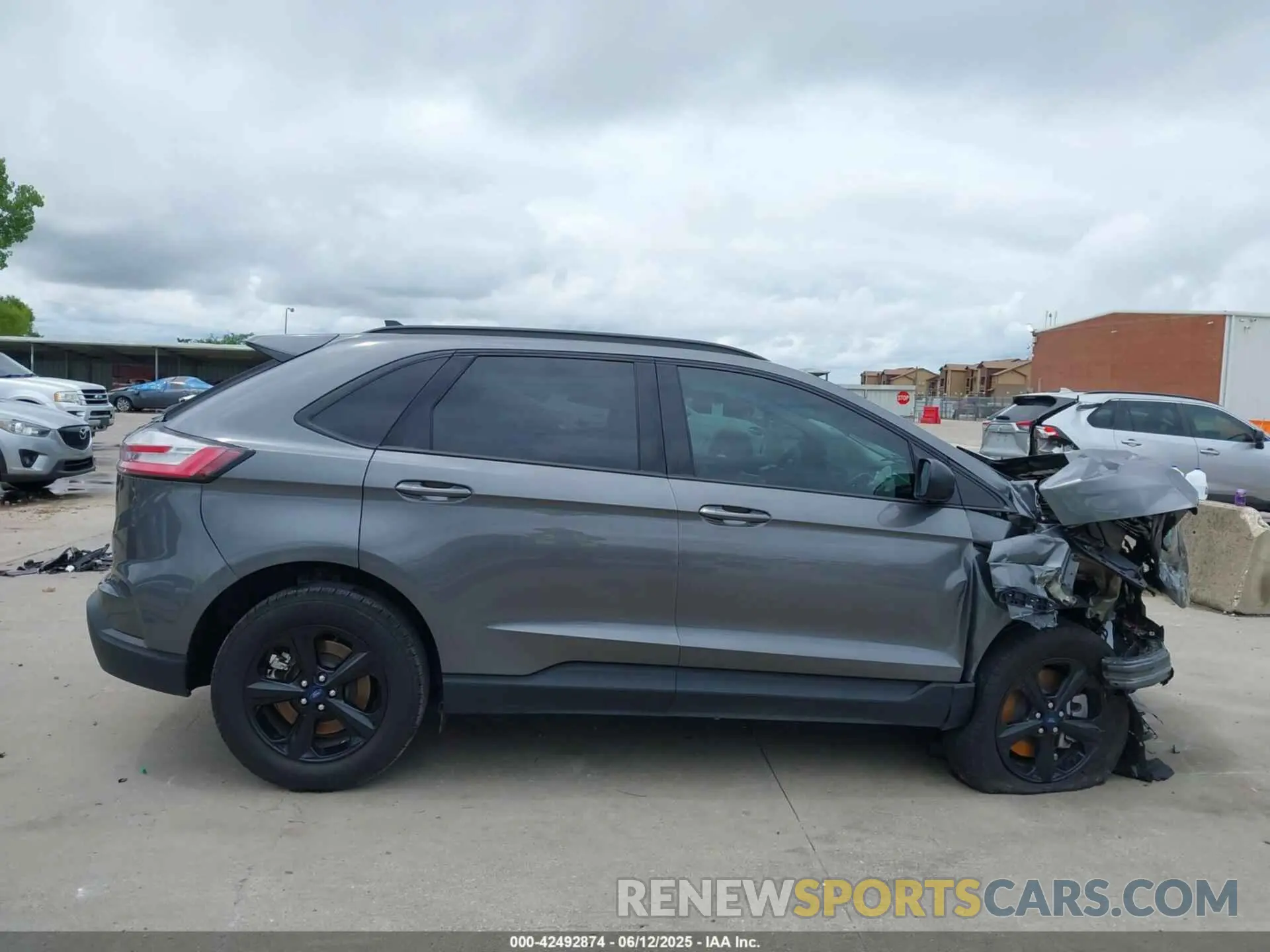 14 Photograph of a damaged car 2FMPK4G95NBB16784 FORD EDGE 2022