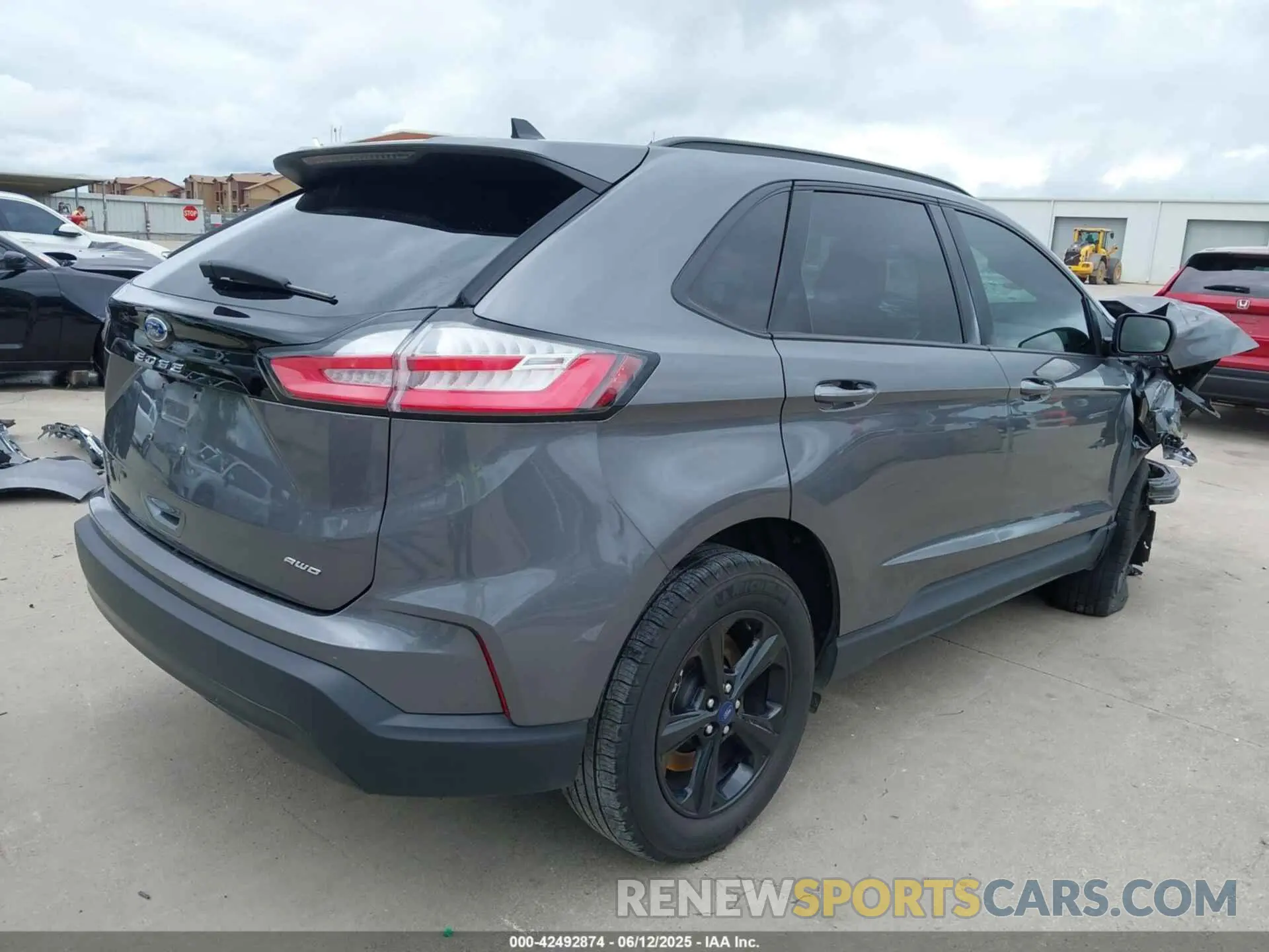 4 Photograph of a damaged car 2FMPK4G95NBB16784 FORD EDGE 2022