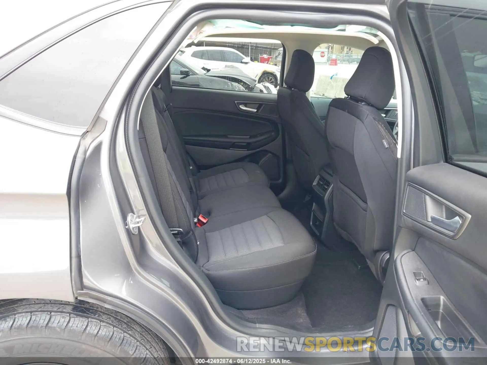 8 Photograph of a damaged car 2FMPK4G95NBB16784 FORD EDGE 2022