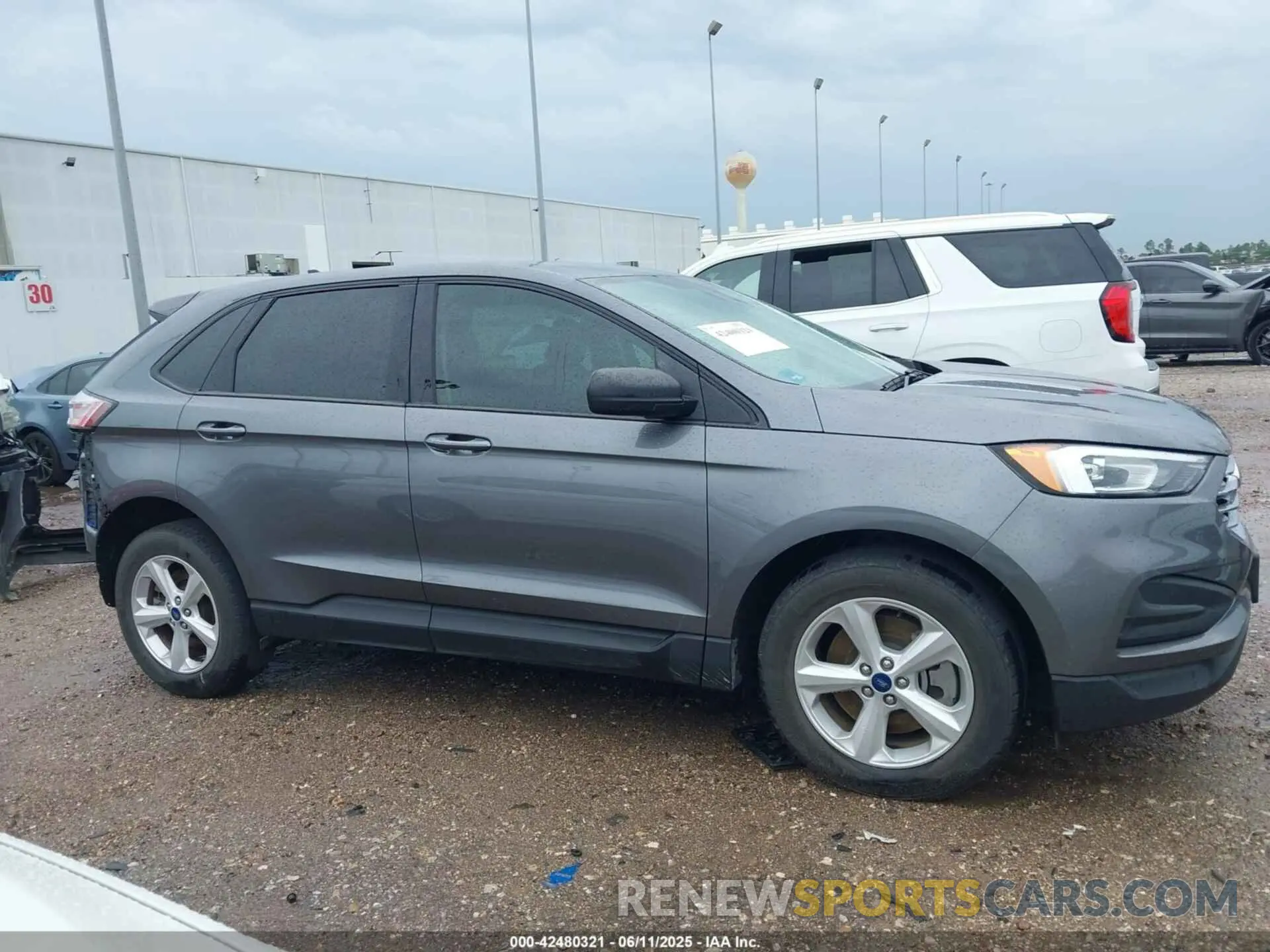 14 Photograph of a damaged car 2FMPK4G99NBA96068 FORD EDGE 2022