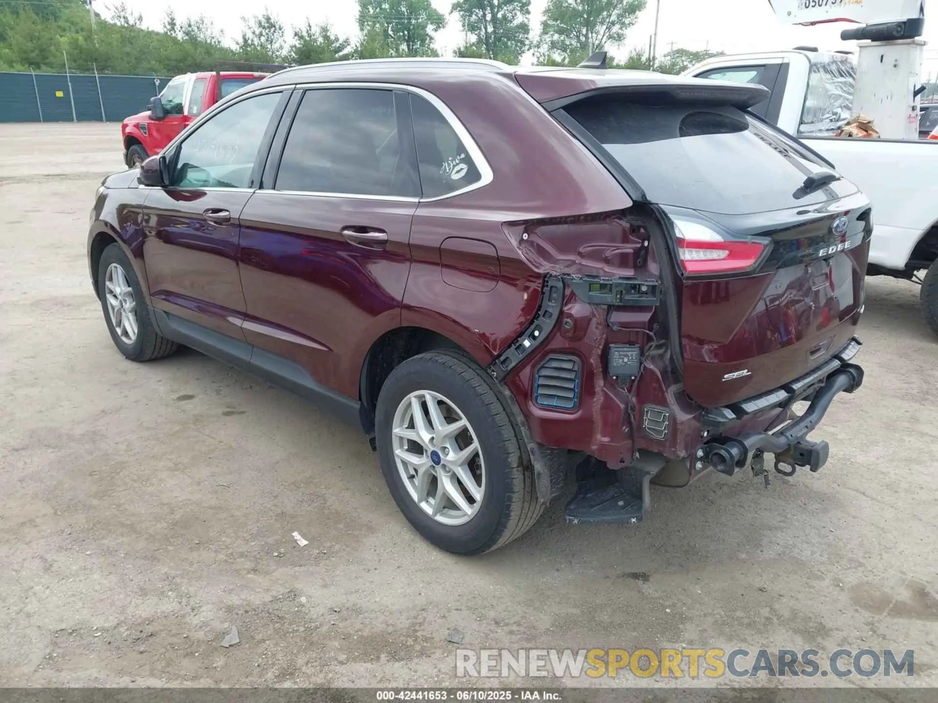 3 Photograph of a damaged car 2FMPK4J91NBA25780 FORD EDGE 2022