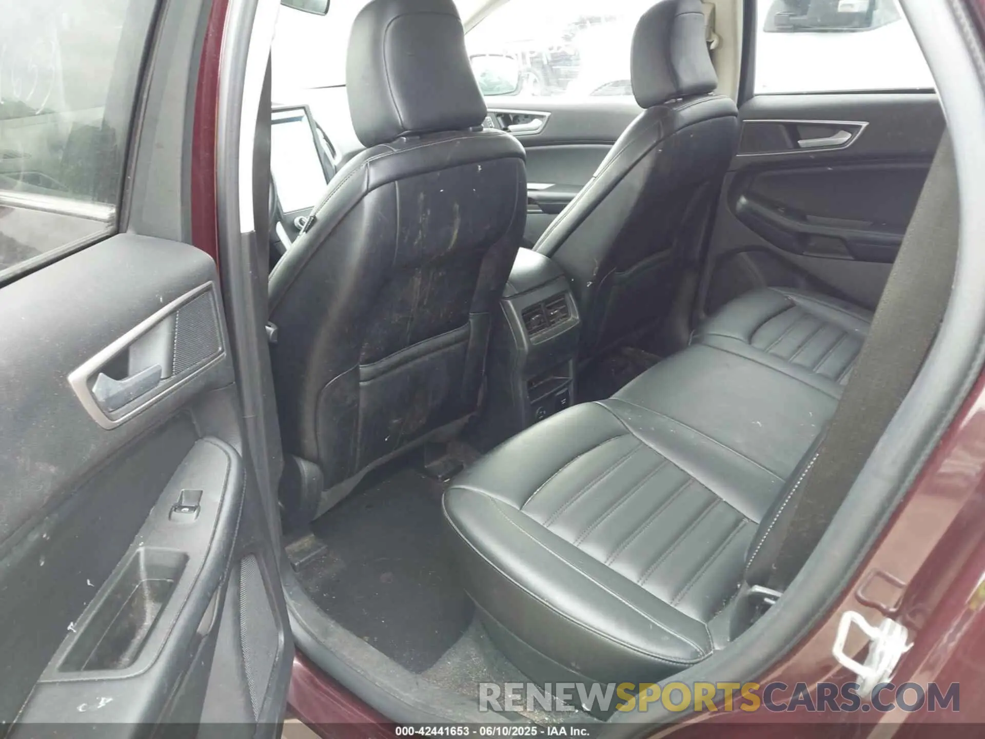 8 Photograph of a damaged car 2FMPK4J91NBA25780 FORD EDGE 2022