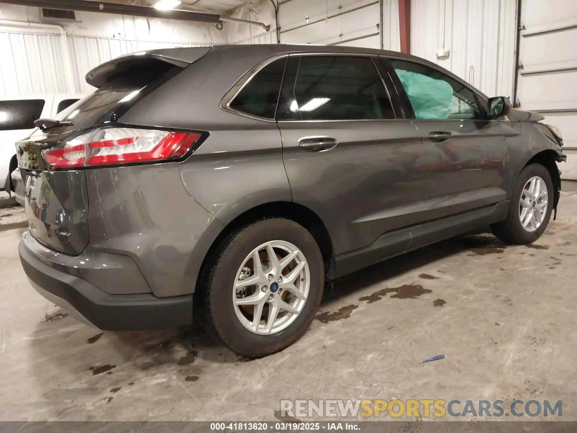 4 Photograph of a damaged car 2FMPK4J92NBA79329 FORD EDGE 2022
