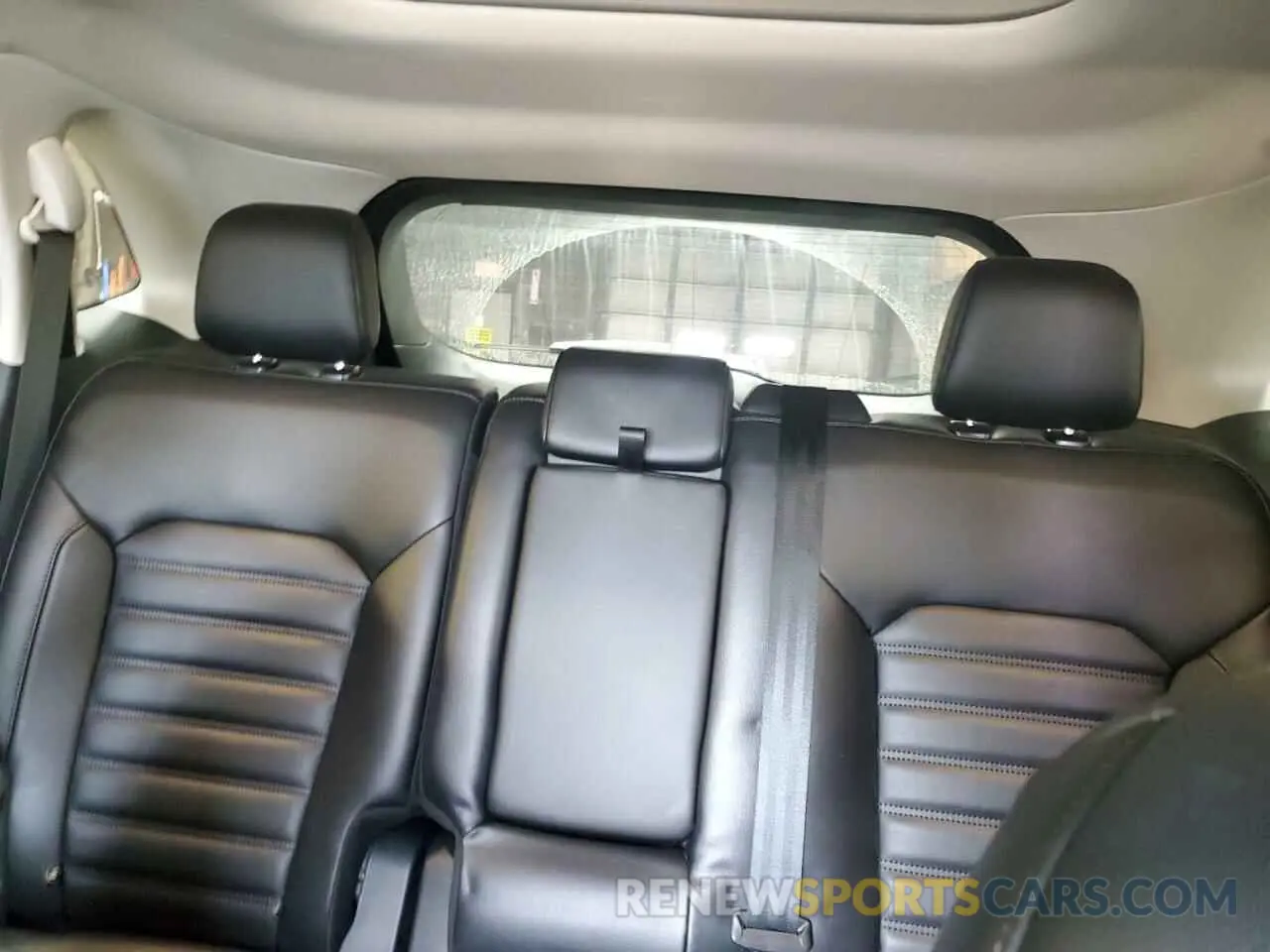 10 Photograph of a damaged car 2FMPK4J94NBA71040 FORD EDGE 2022