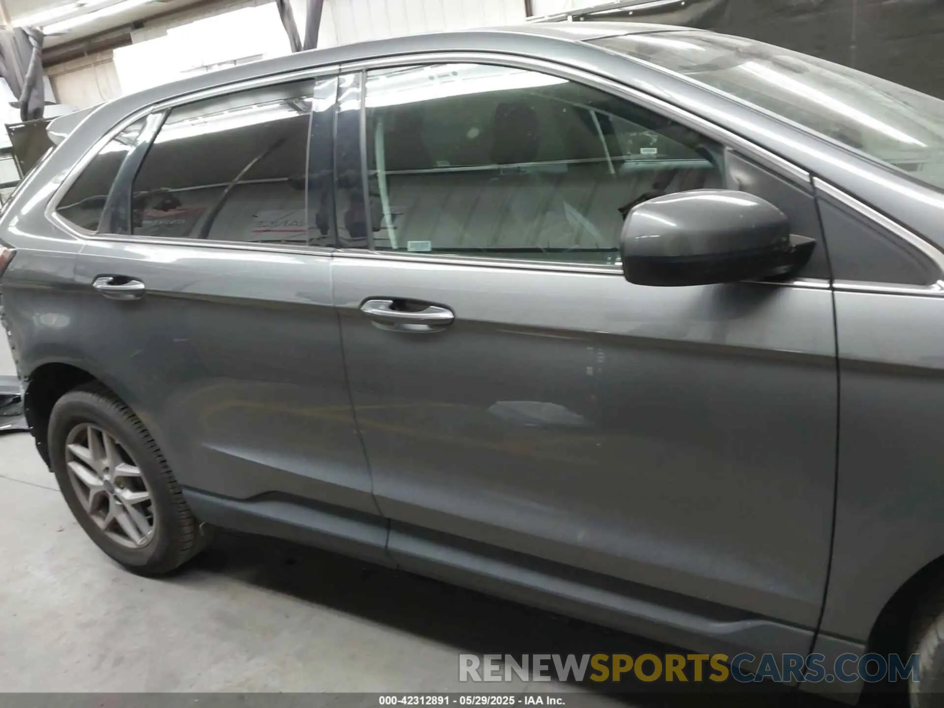 14 Photograph of a damaged car 2FMPK4J94NBA92406 FORD EDGE 2022