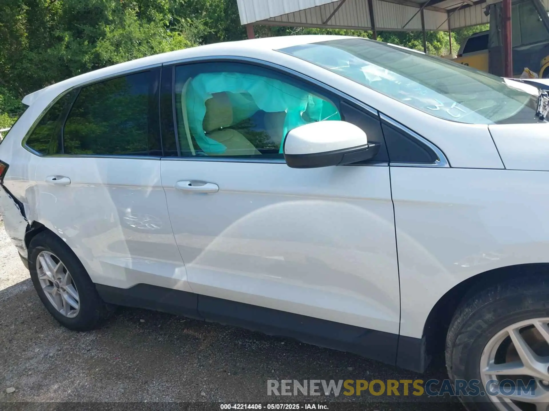 13 Photograph of a damaged car 2FMPK4J94NBA93720 FORD EDGE 2022