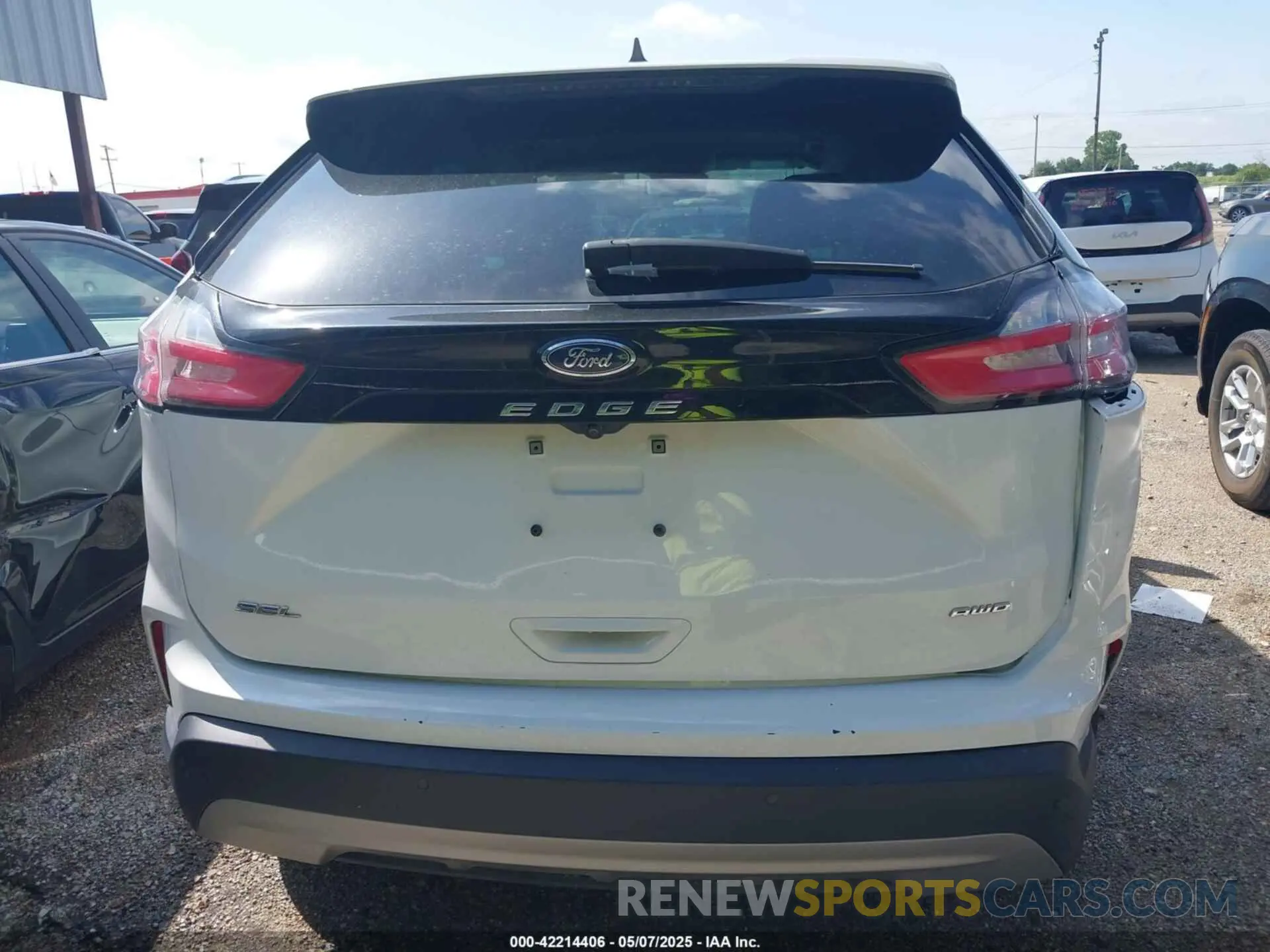 16 Photograph of a damaged car 2FMPK4J94NBA93720 FORD EDGE 2022