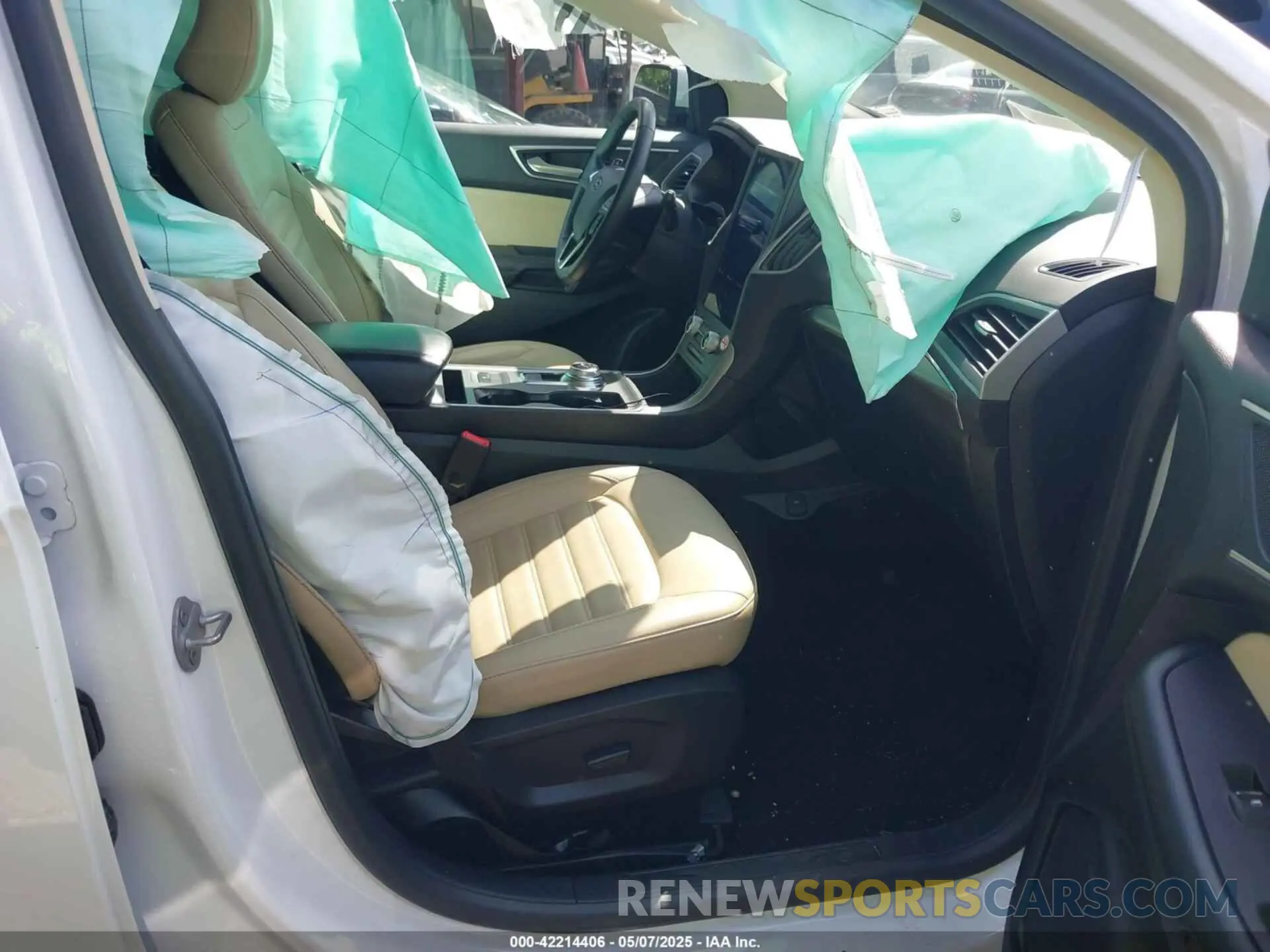 5 Photograph of a damaged car 2FMPK4J94NBA93720 FORD EDGE 2022