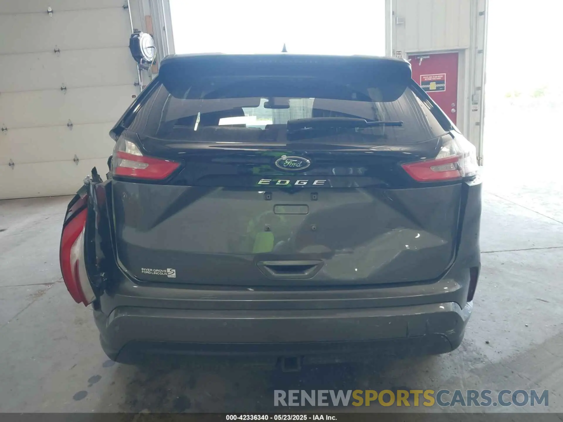 16 Photograph of a damaged car 2FMPK4J97NBA59710 FORD EDGE 2022