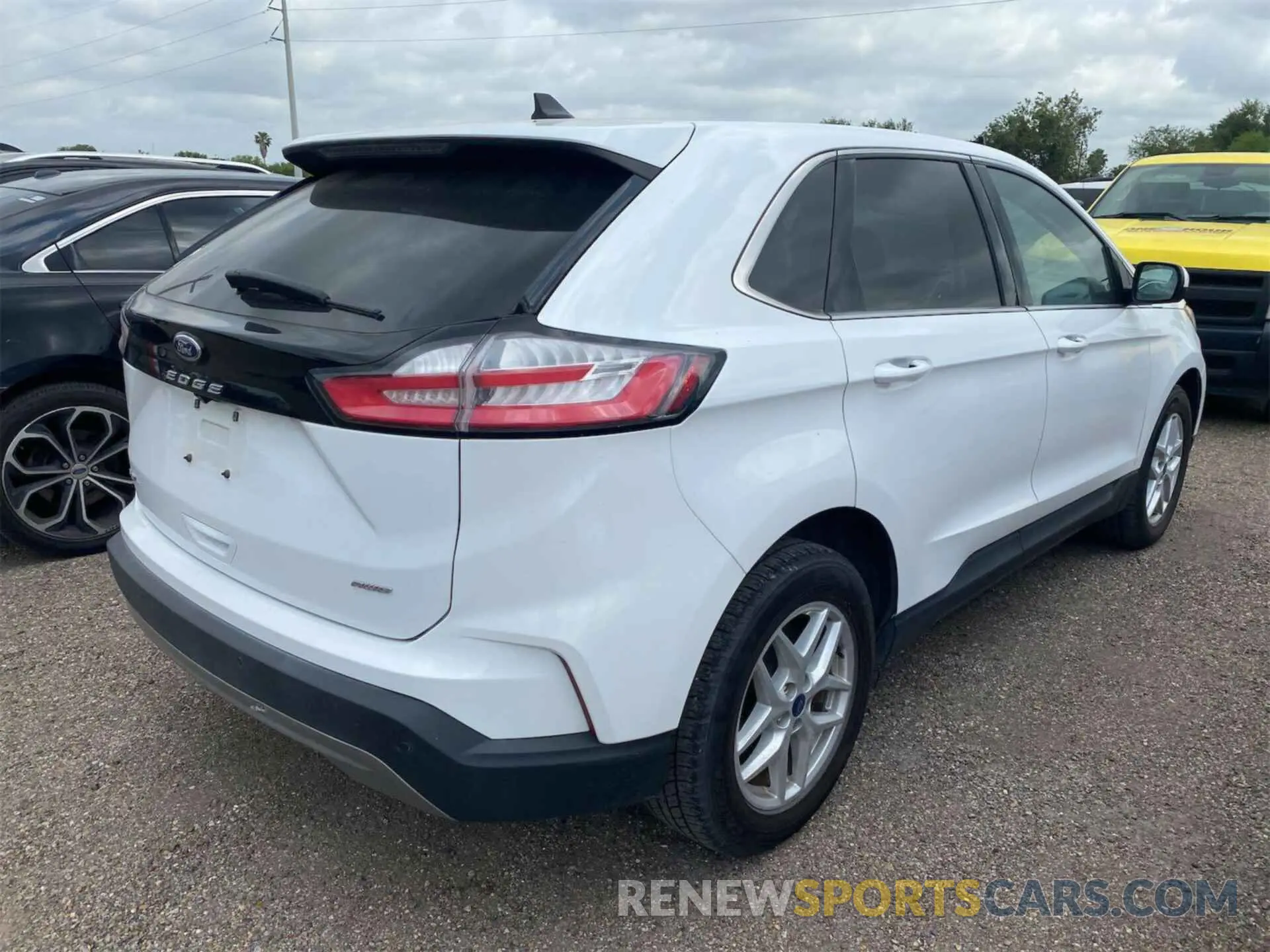 11 Photograph of a damaged car 2FMPK4J98NBA62860 FORD EDGE 2022