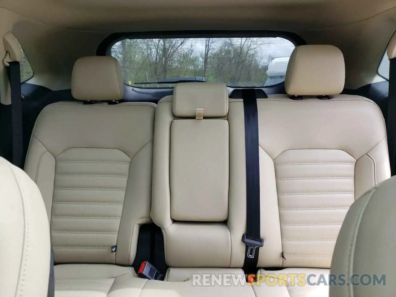10 Photograph of a damaged car 2FMPK4J98NBB13788 FORD EDGE 2022